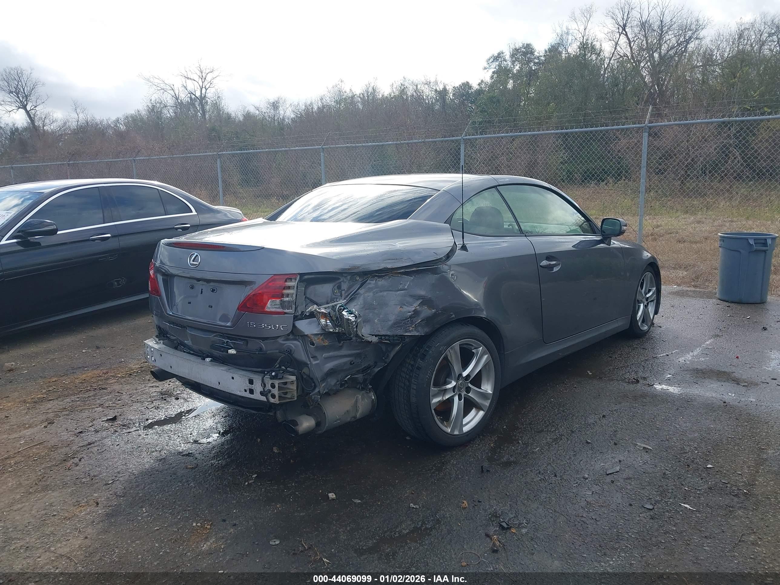 LEXUS IS image 4