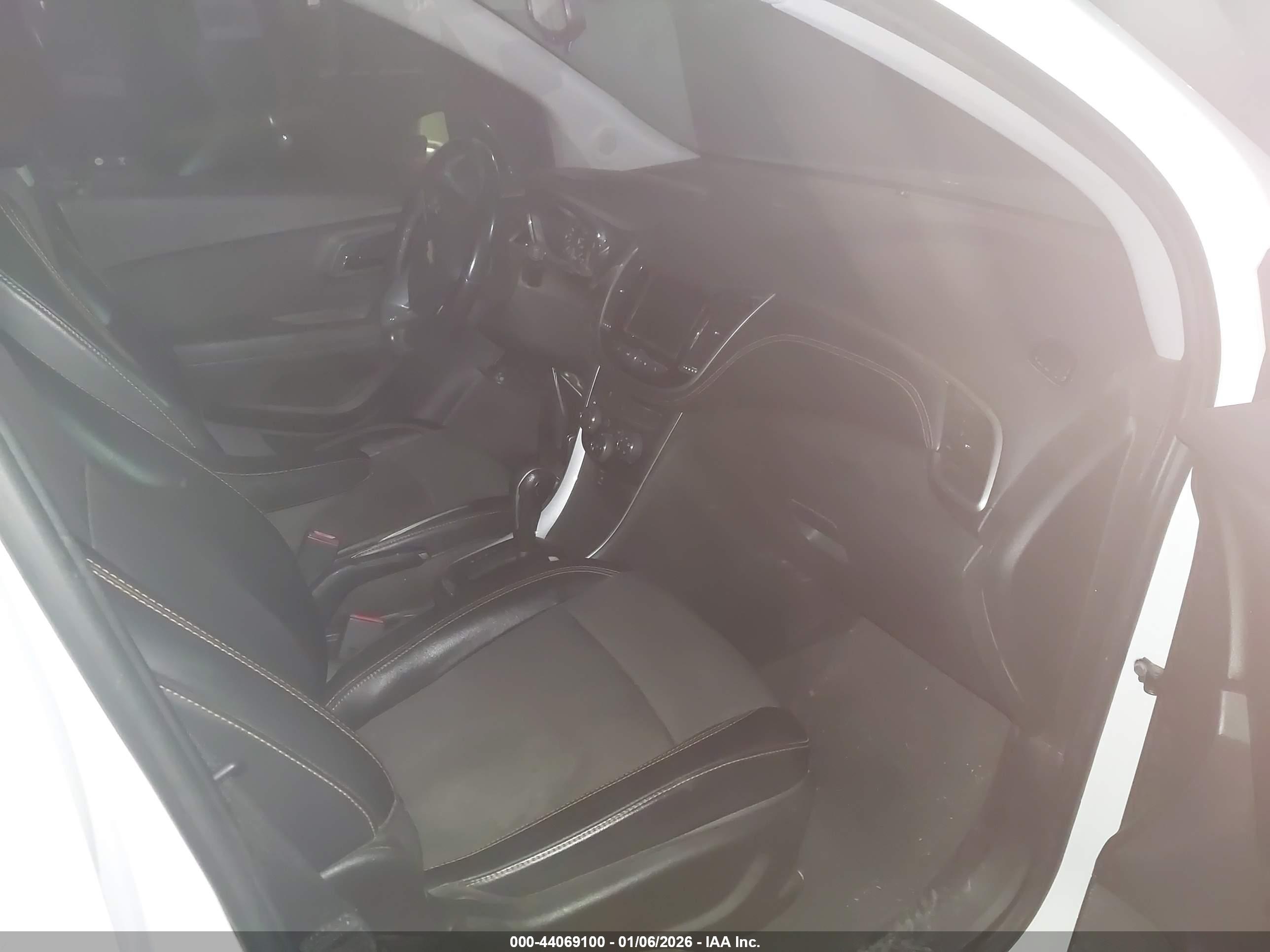 CHEVROLET TRAX image 5