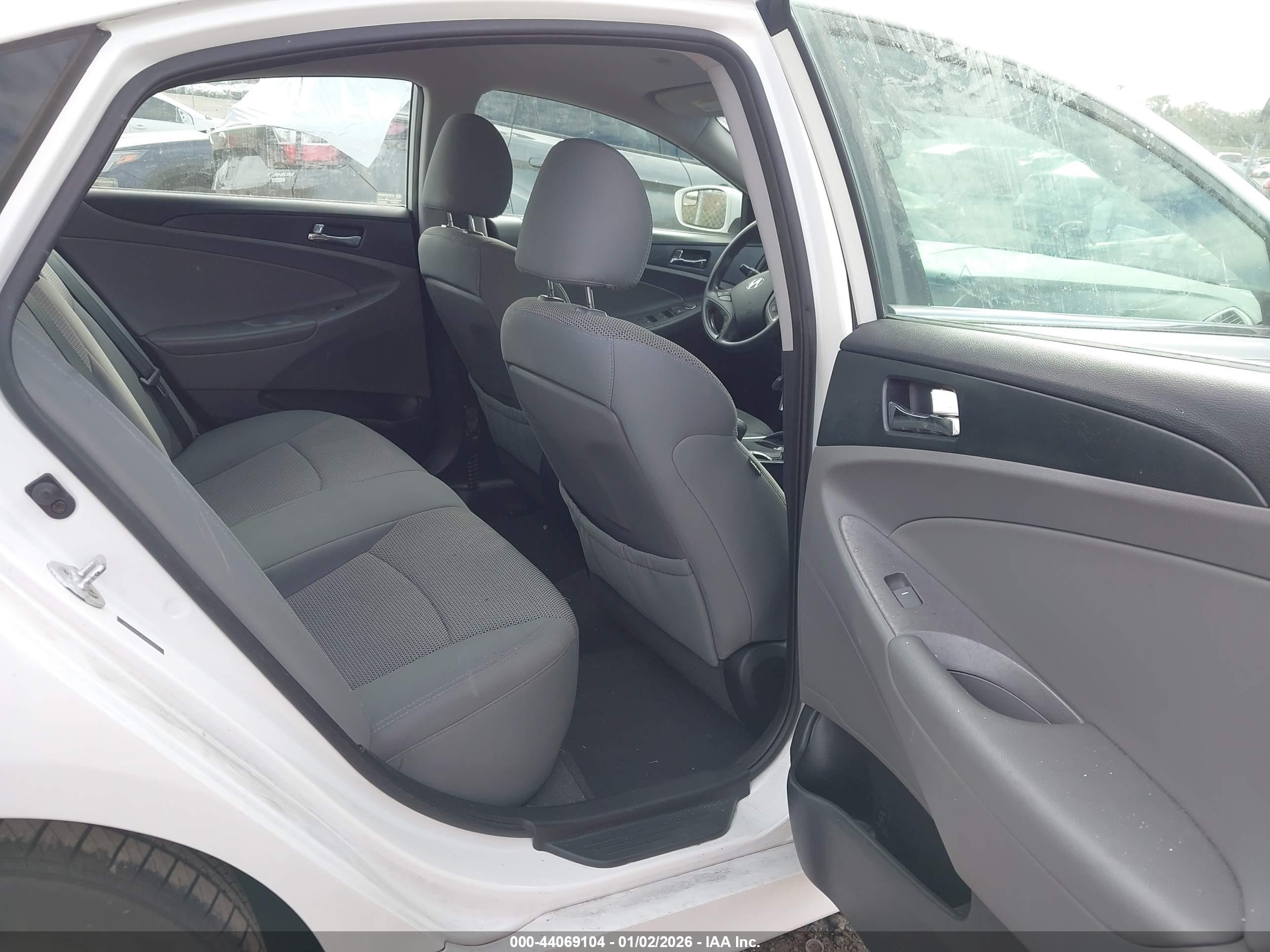 HYUNDAI SONATA image 8
