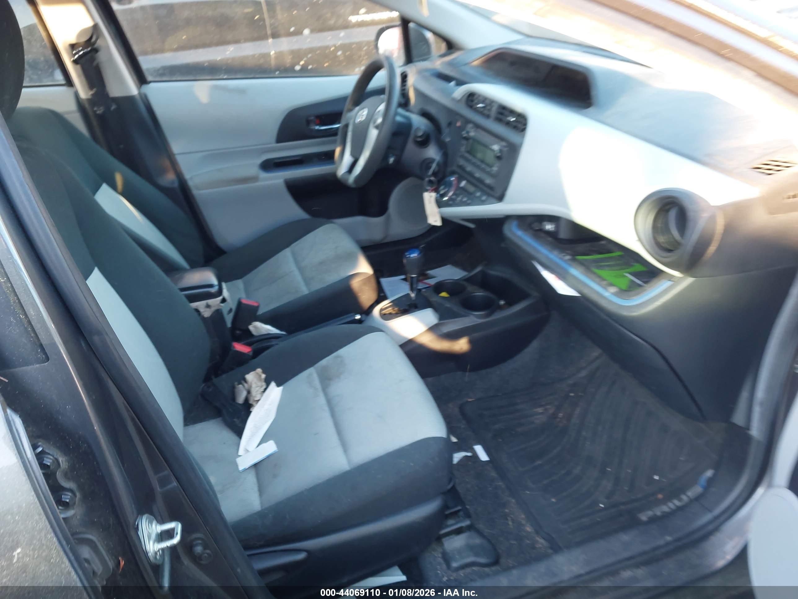 TOYOTA PRIUS image 5