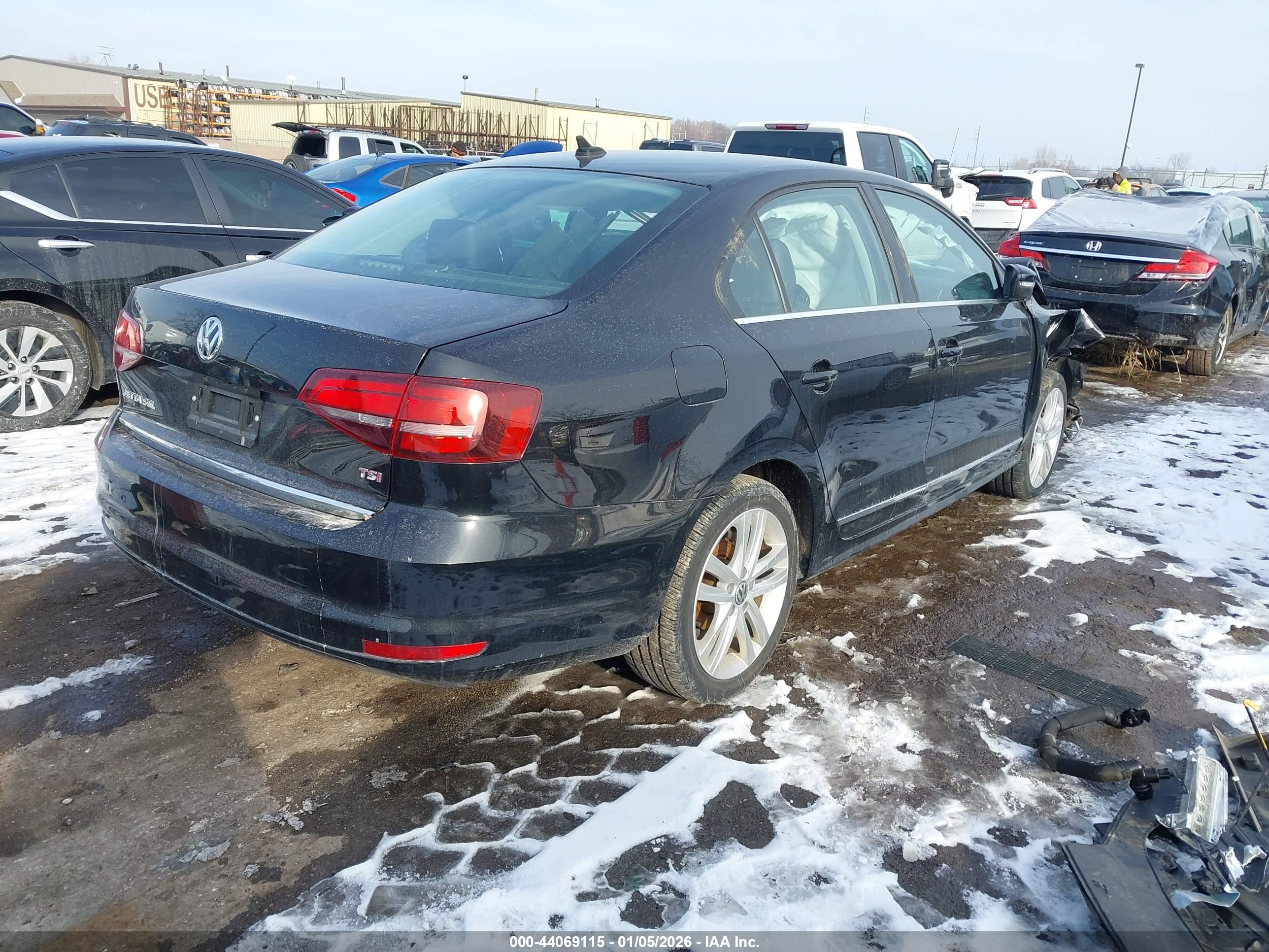 VOLKSWAGEN JETTA image 4