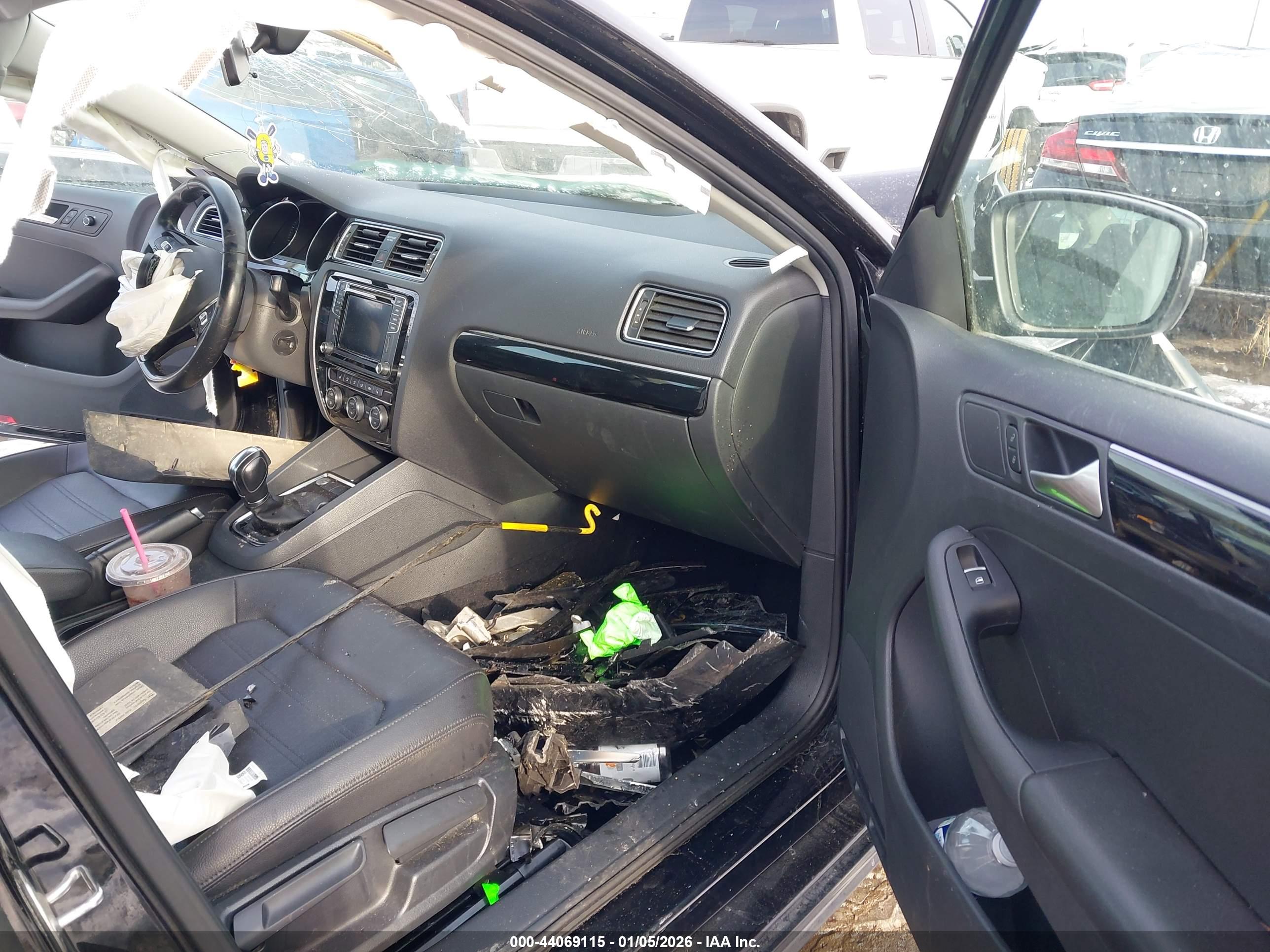 VOLKSWAGEN JETTA image 5