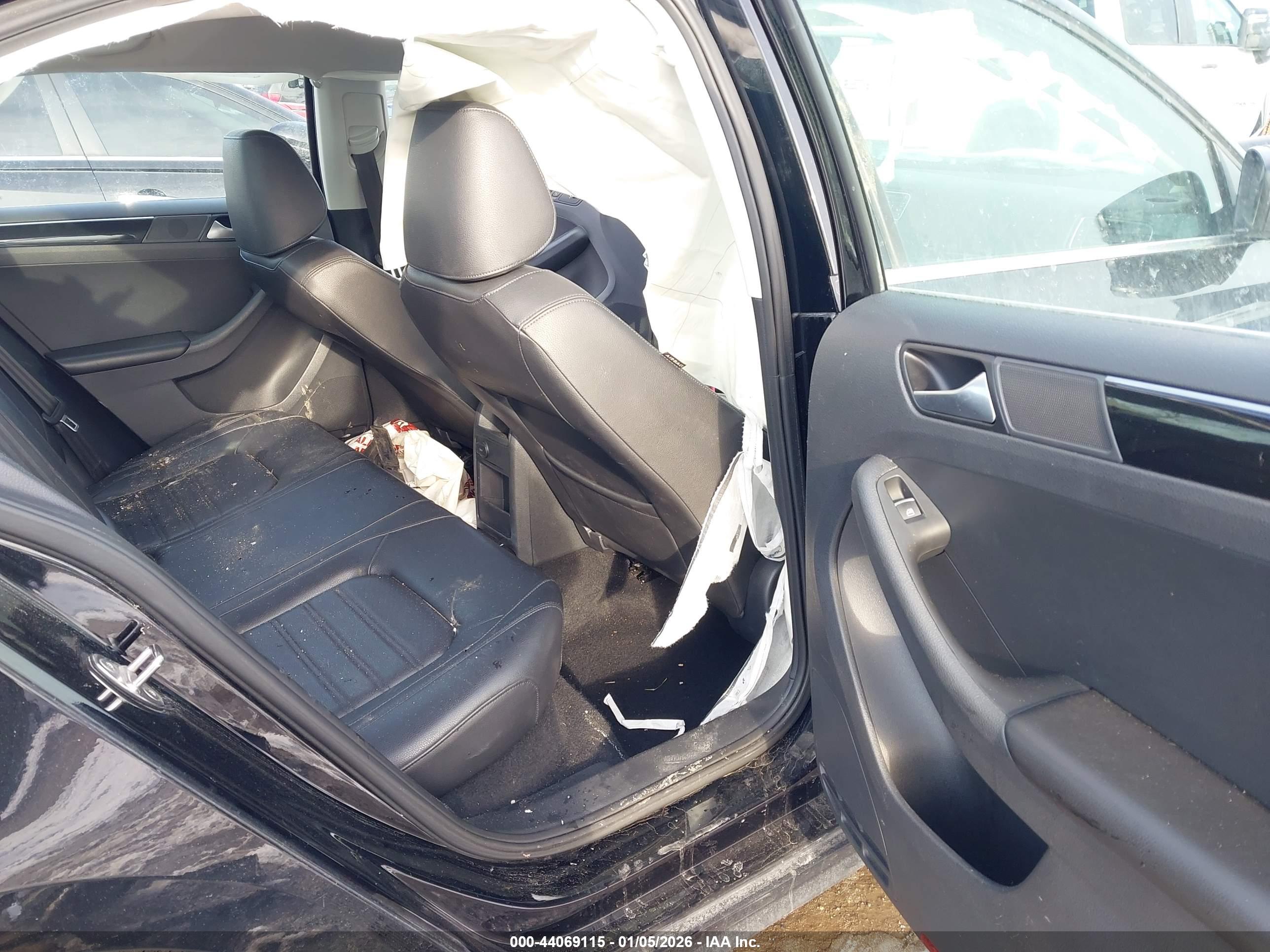VOLKSWAGEN JETTA image 8