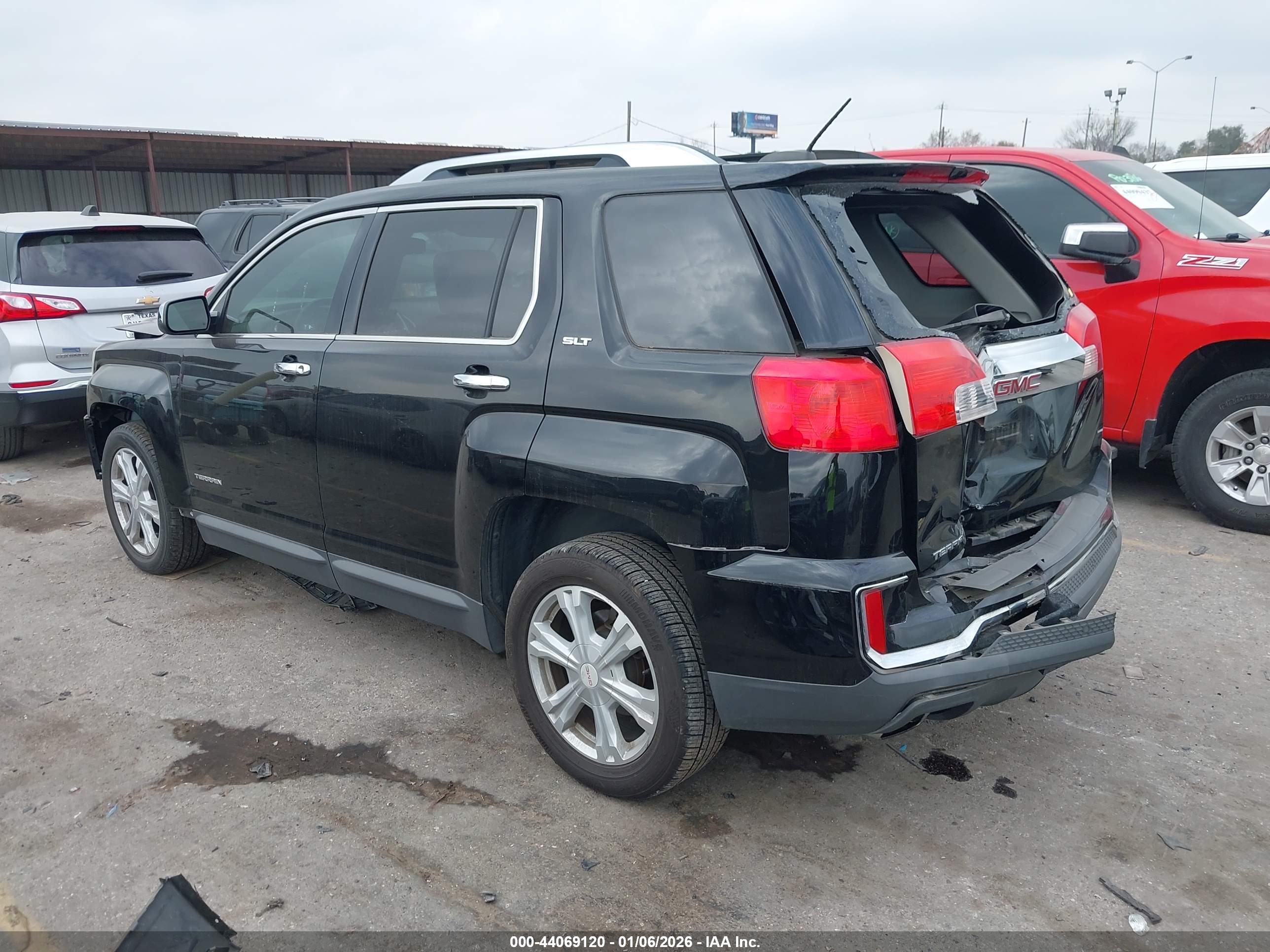 GMC TERRAIN image 3
