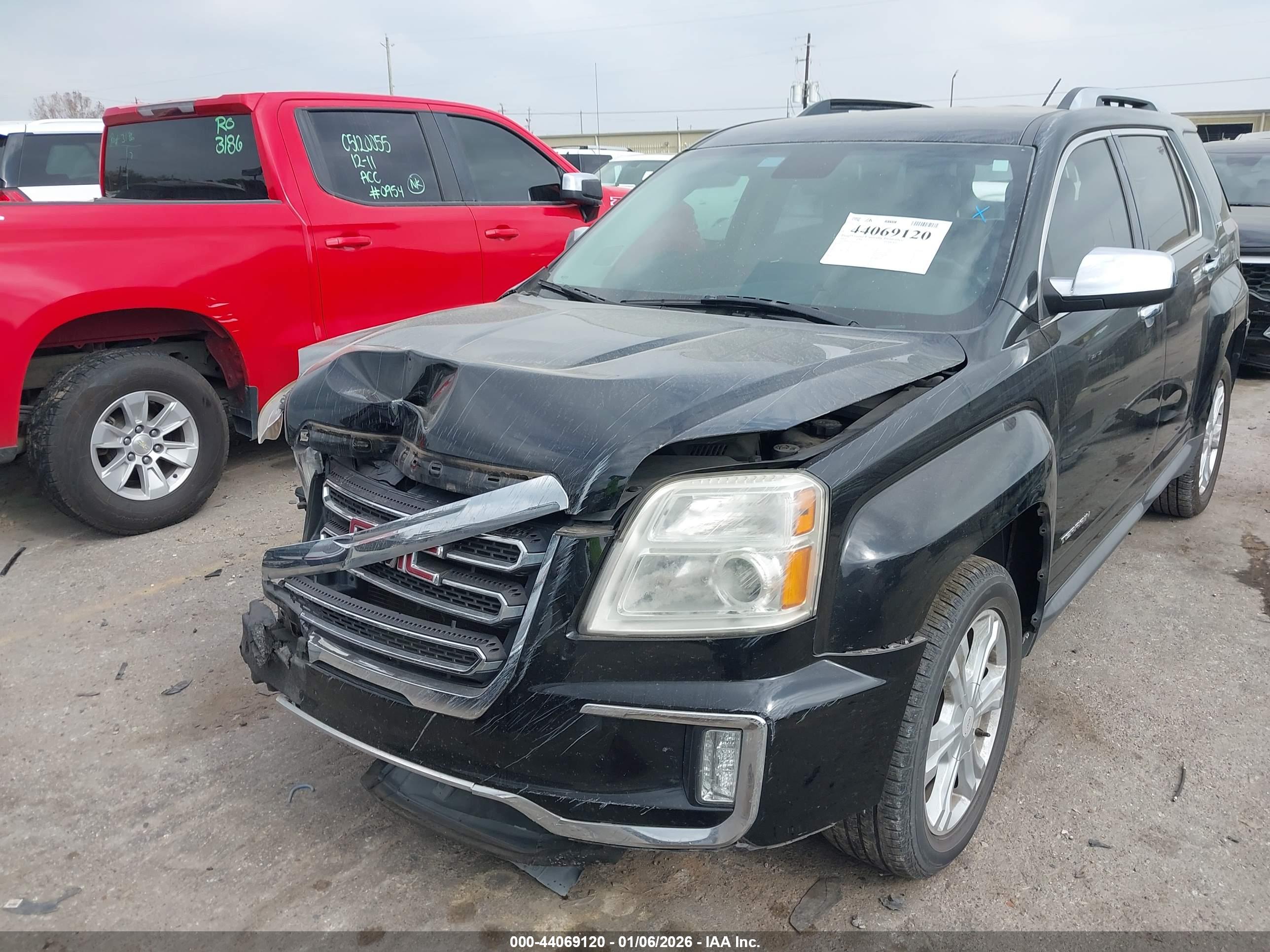GMC TERRAIN image 6