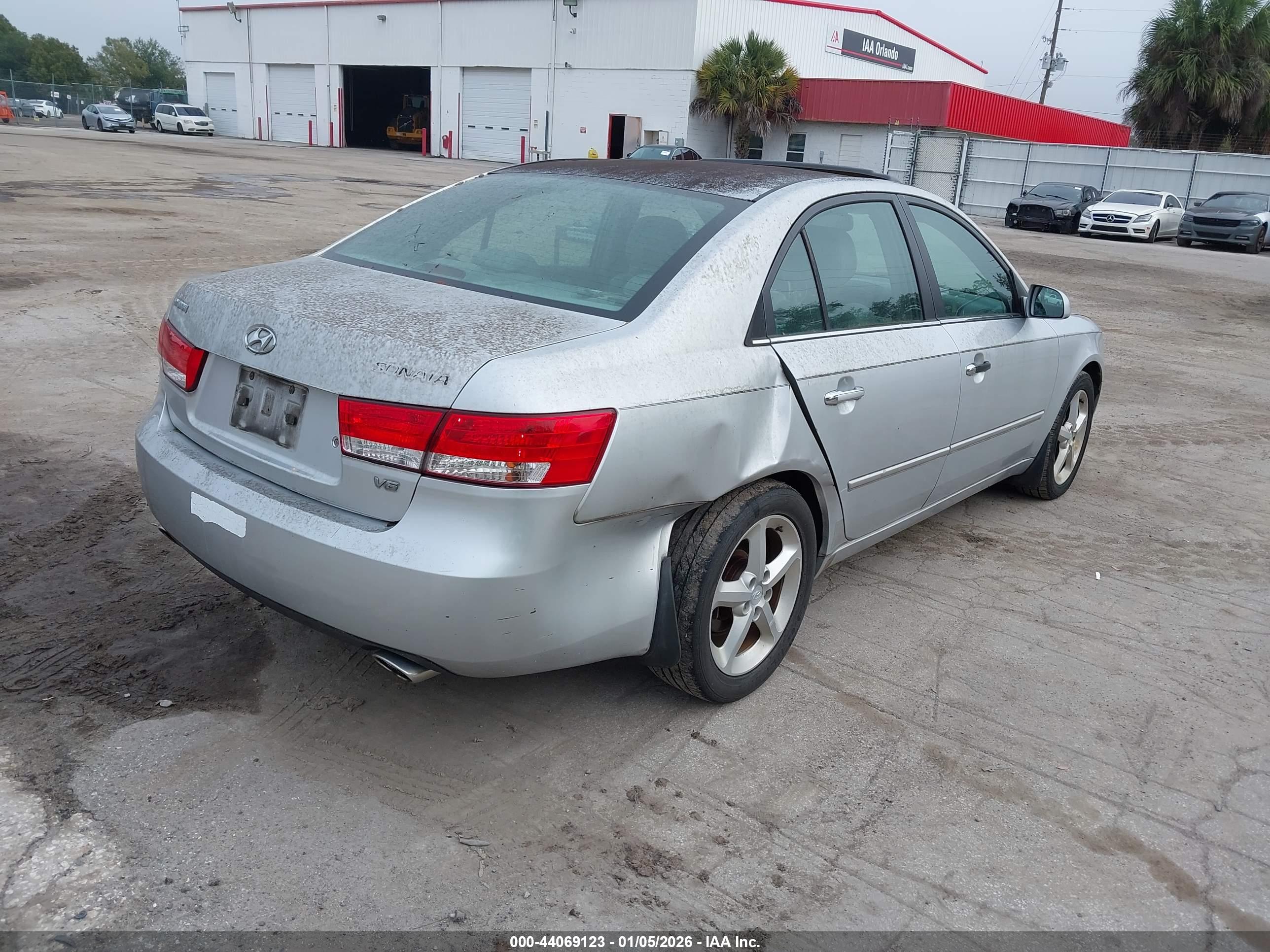 HYUNDAI SONATA image 4