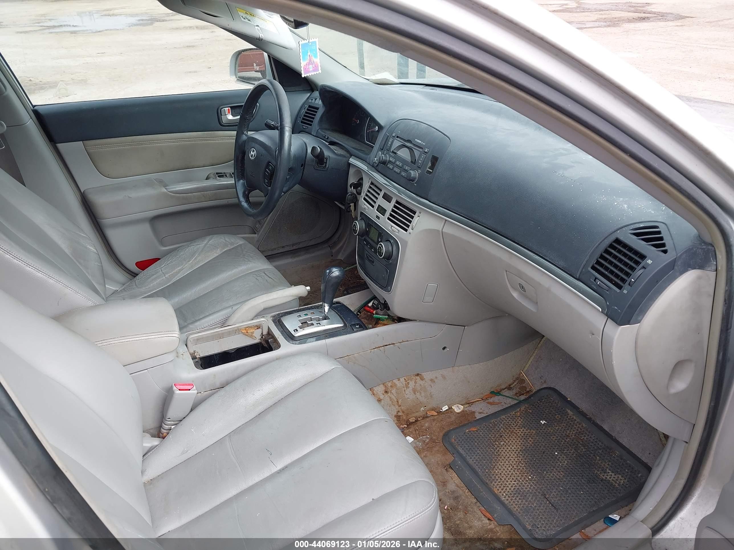 HYUNDAI SONATA image 5