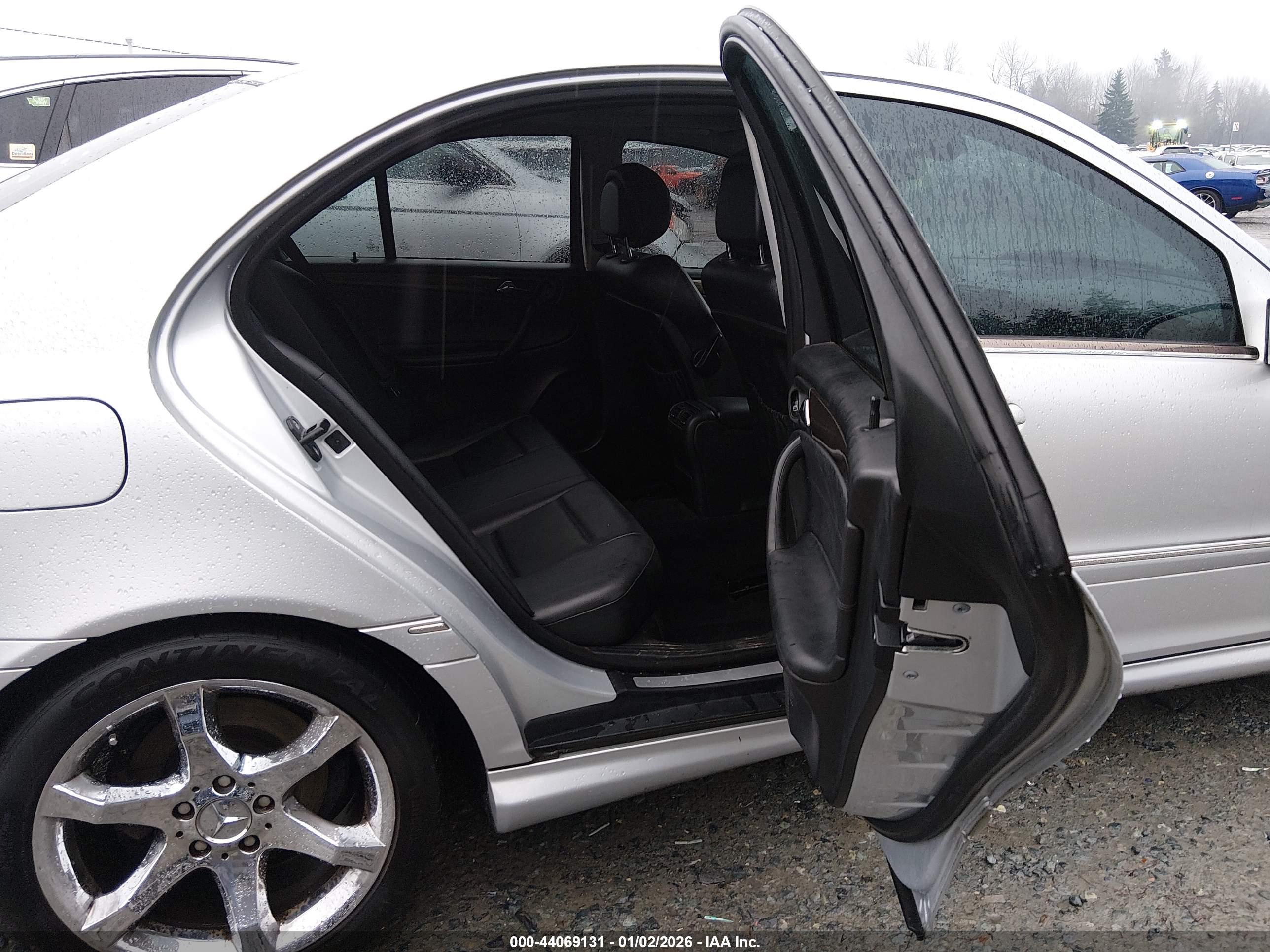 MERCEDES-BENZ C image 8