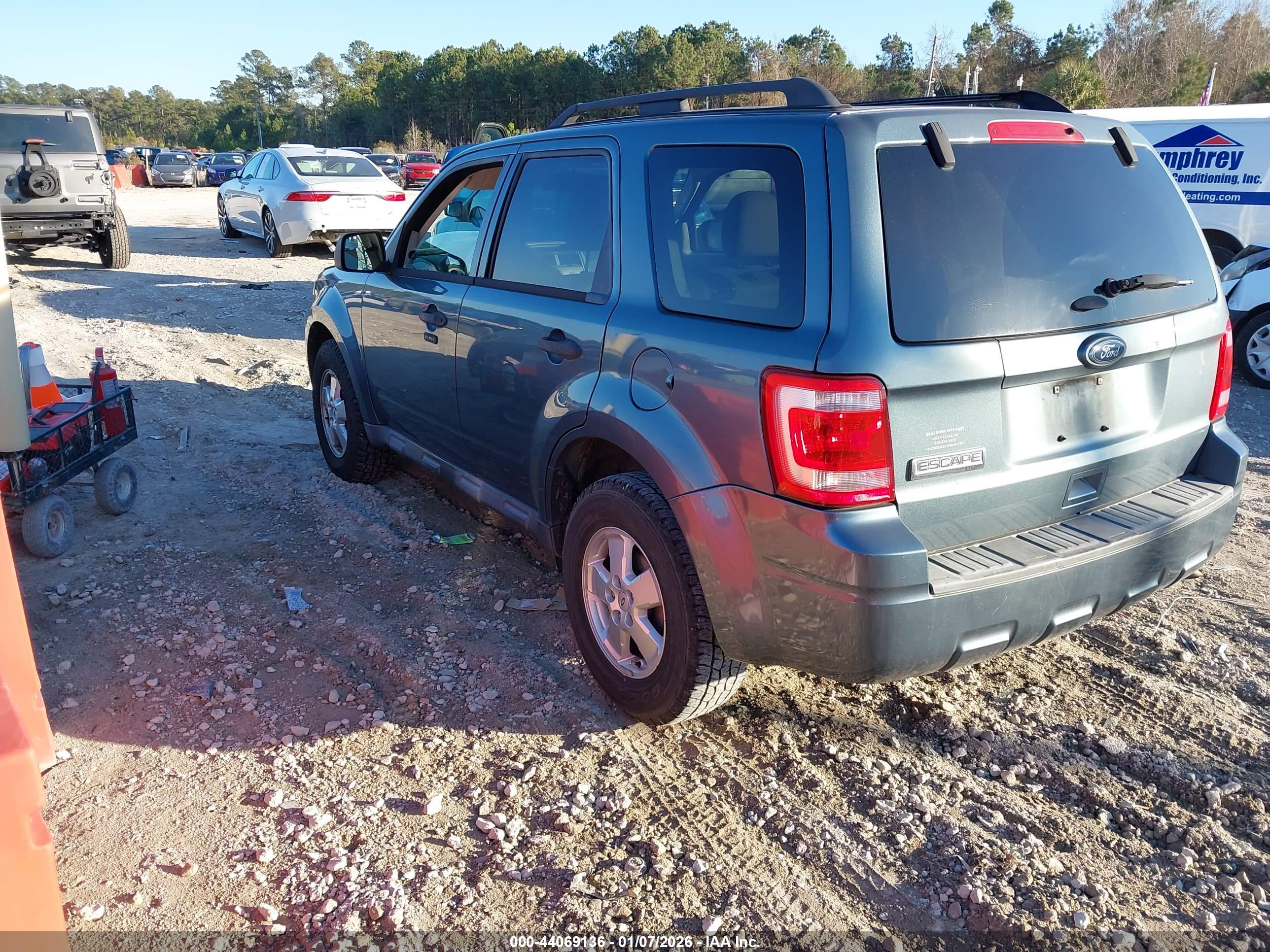 FORD ESCAPE image 3