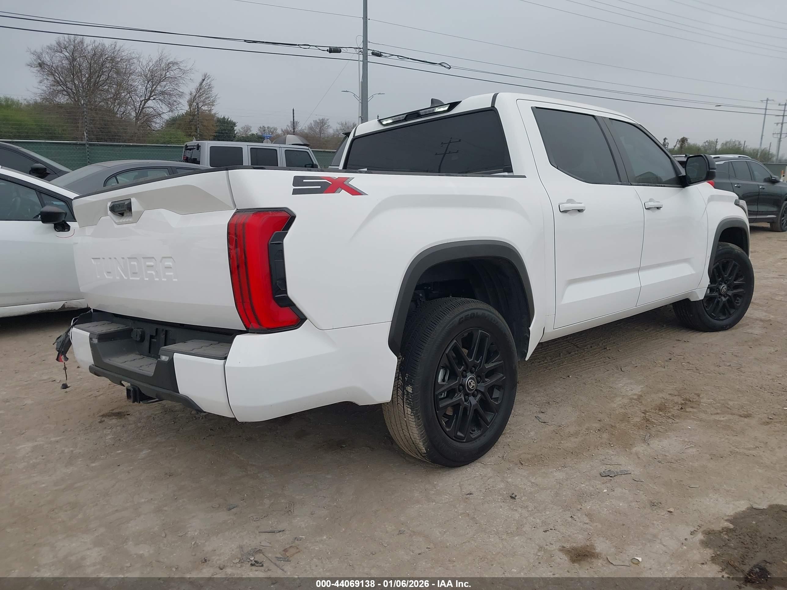 TOYOTA TUNDRA image 4