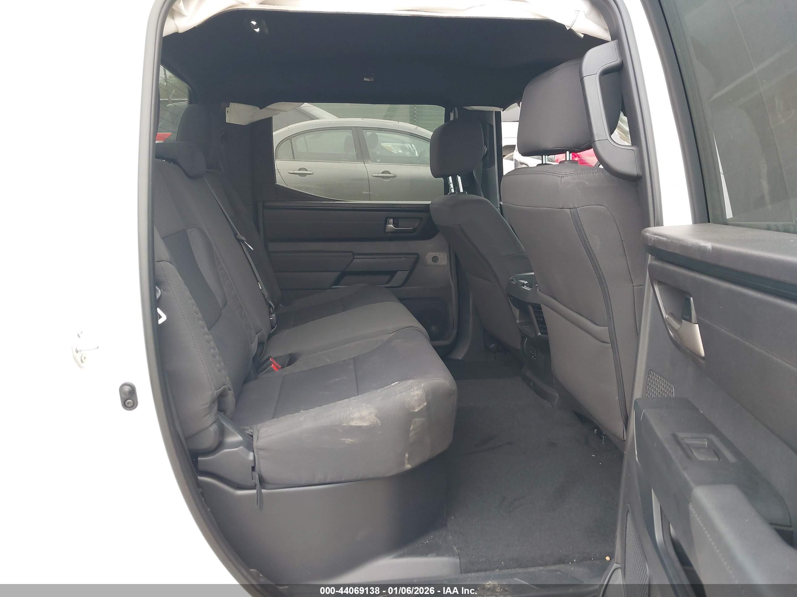TOYOTA TUNDRA image 8