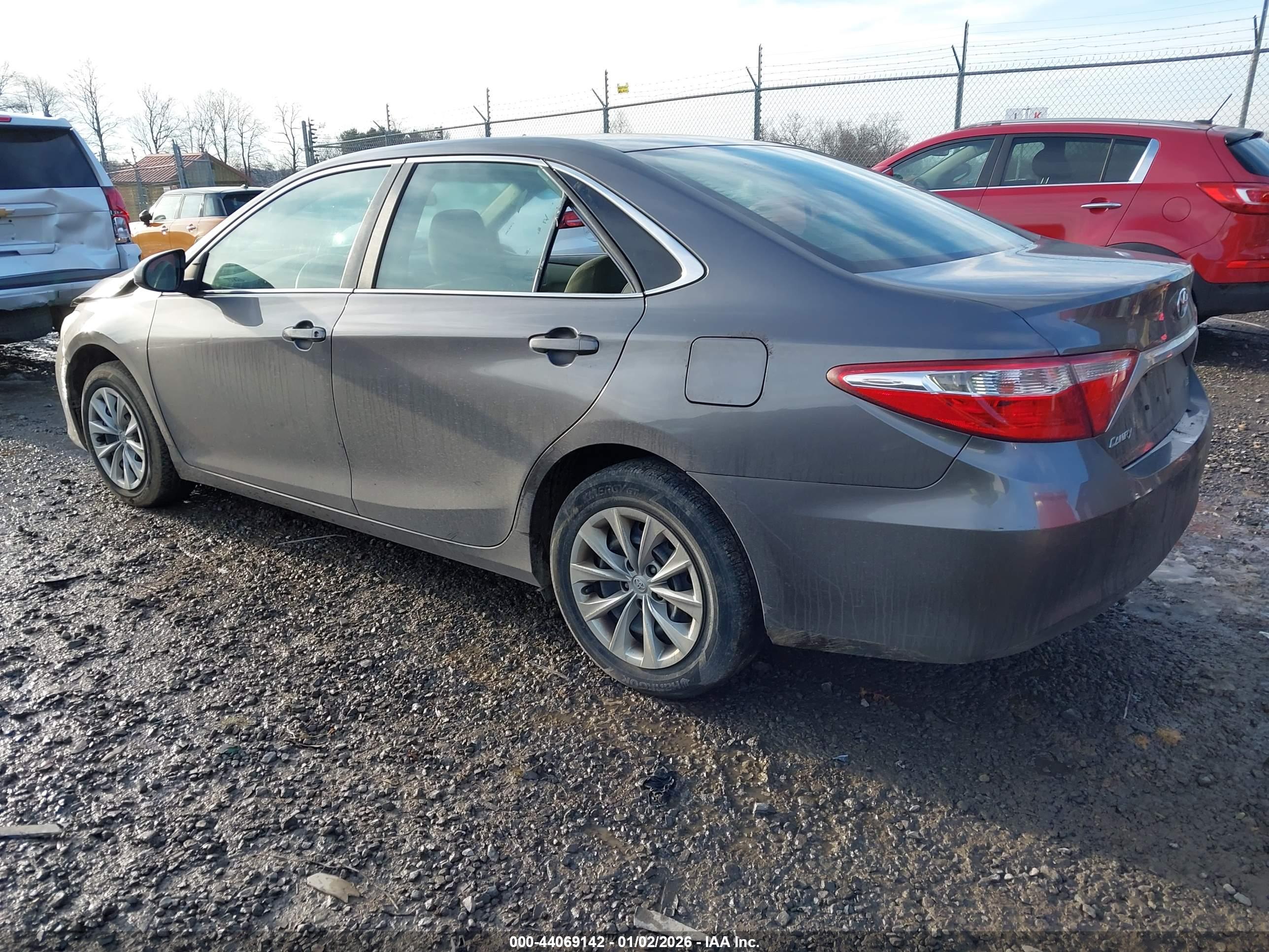TOYOTA CAMRY image 3