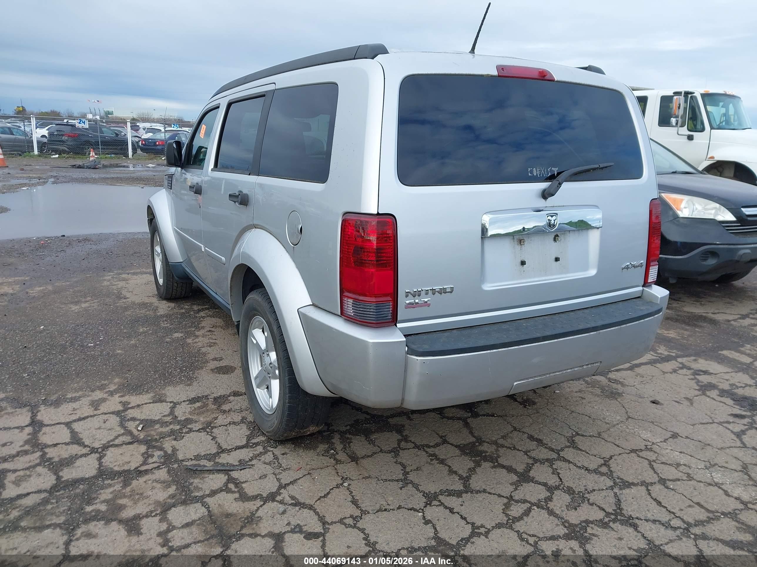 DODGE NITRO image 3