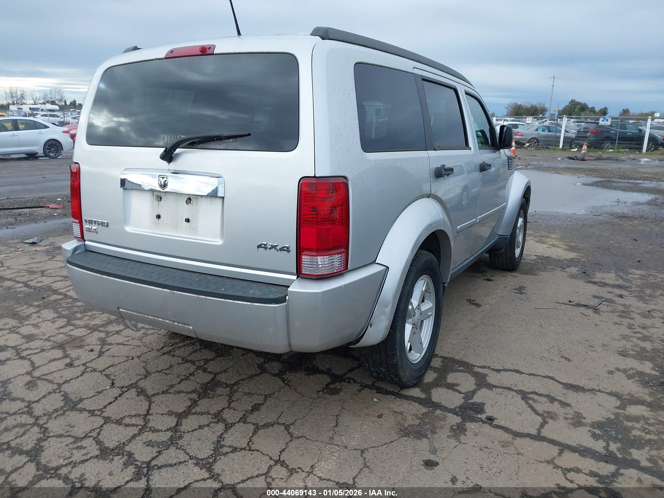DODGE NITRO image 4
