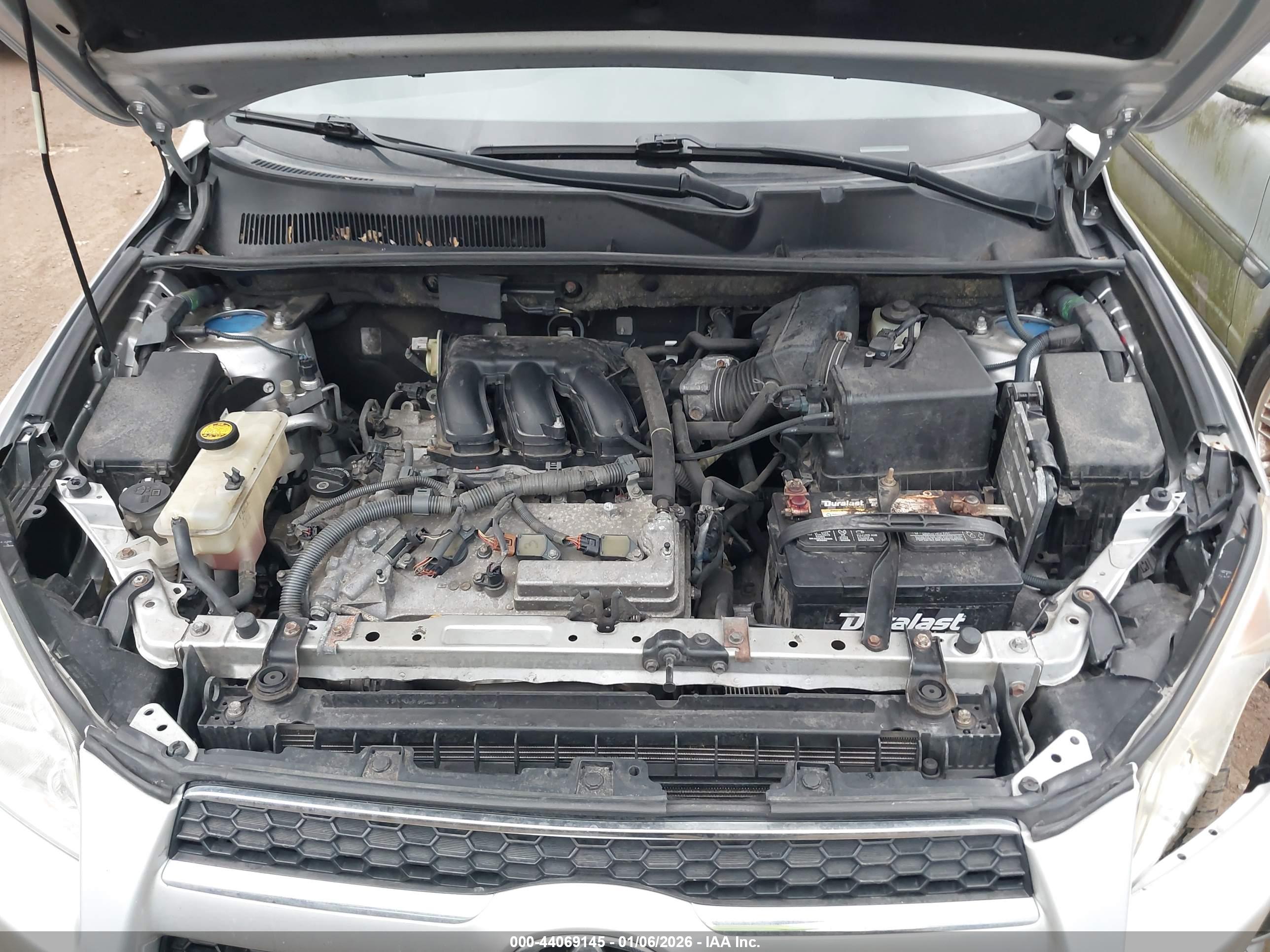 TOYOTA RAV4 image 10