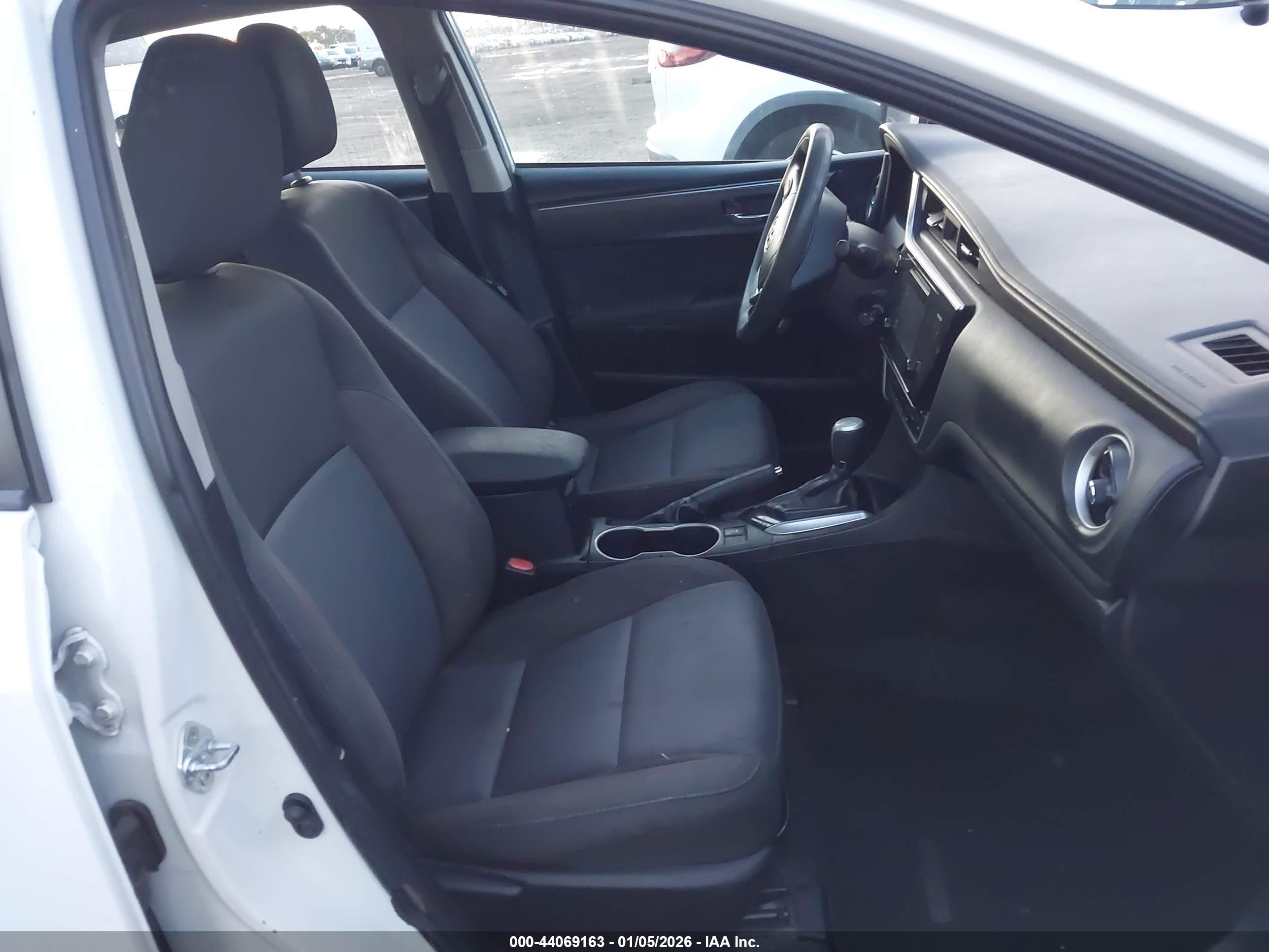 TOYOTA COROLLA image 5