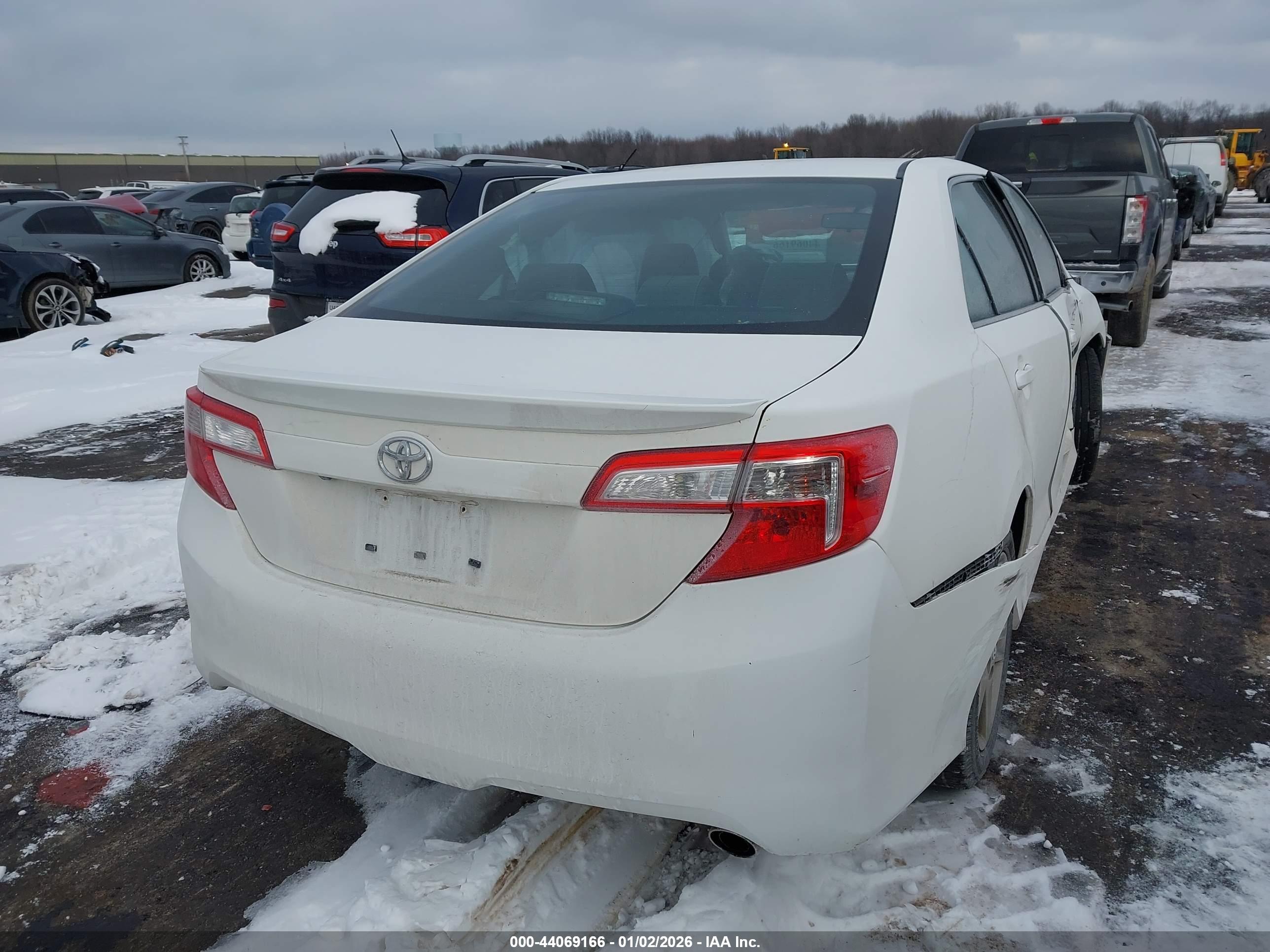 TOYOTA CAMRY image 4