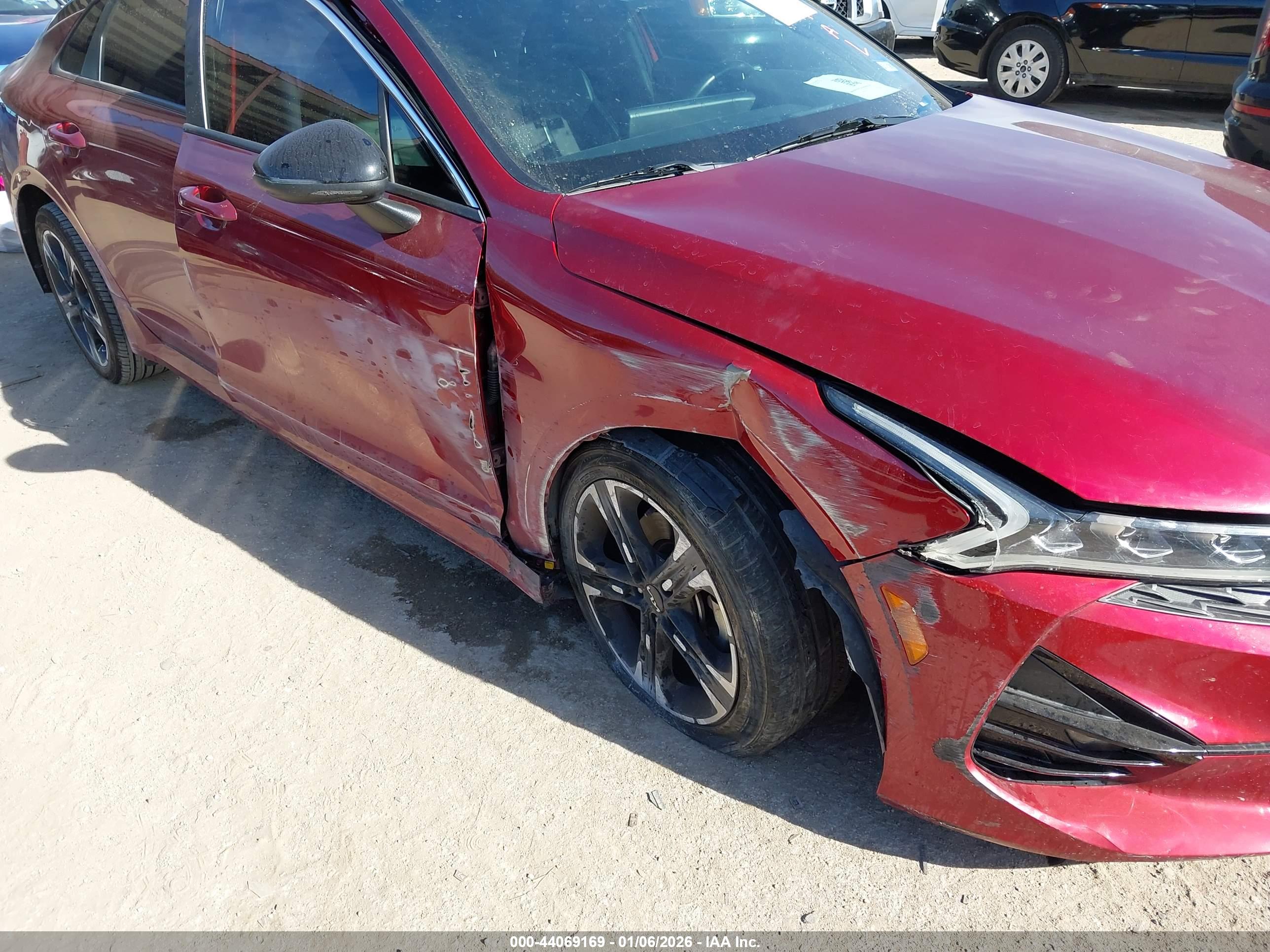 KIA K5 image 6