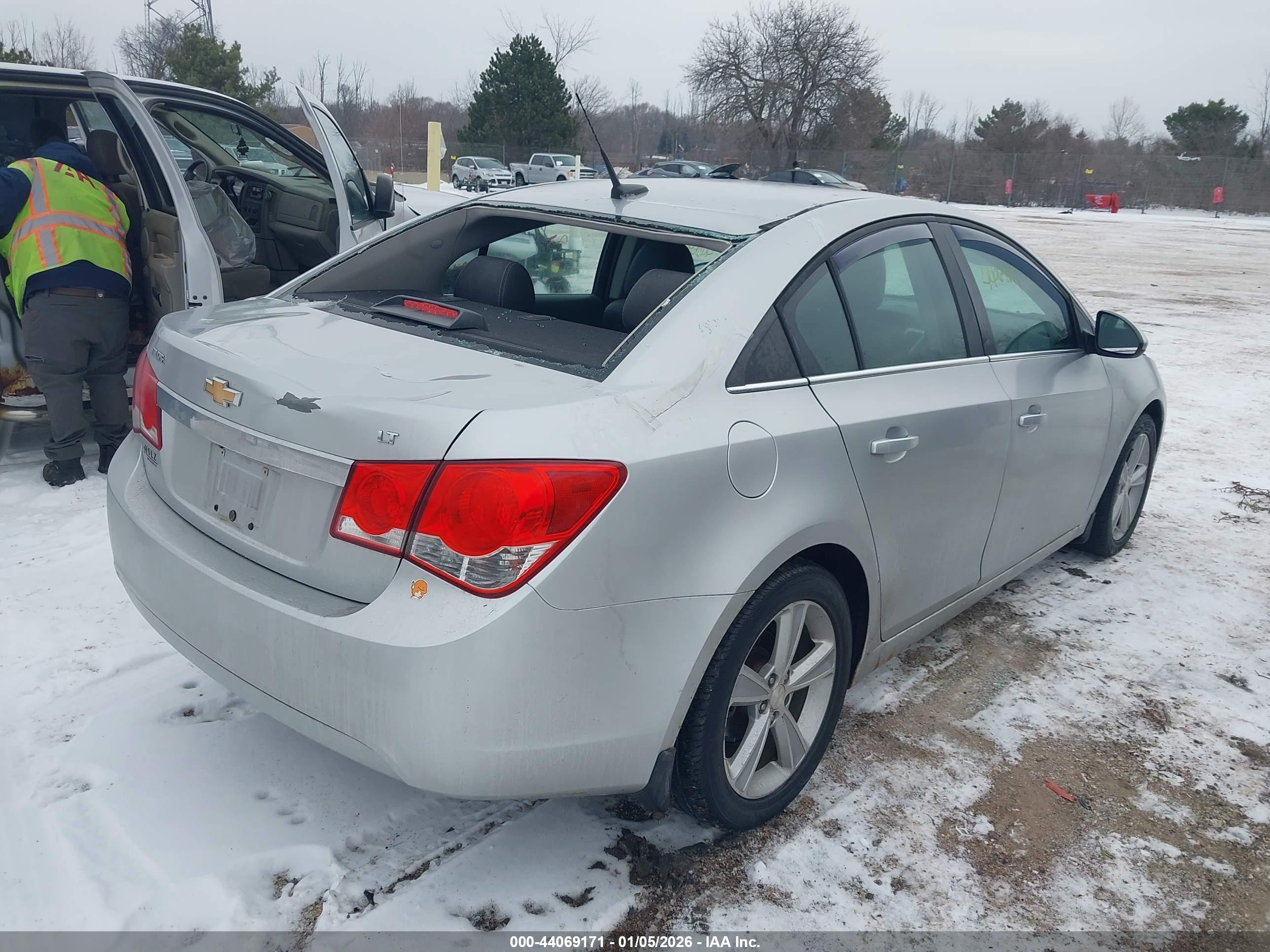 CHEVROLET CRUZE image 4