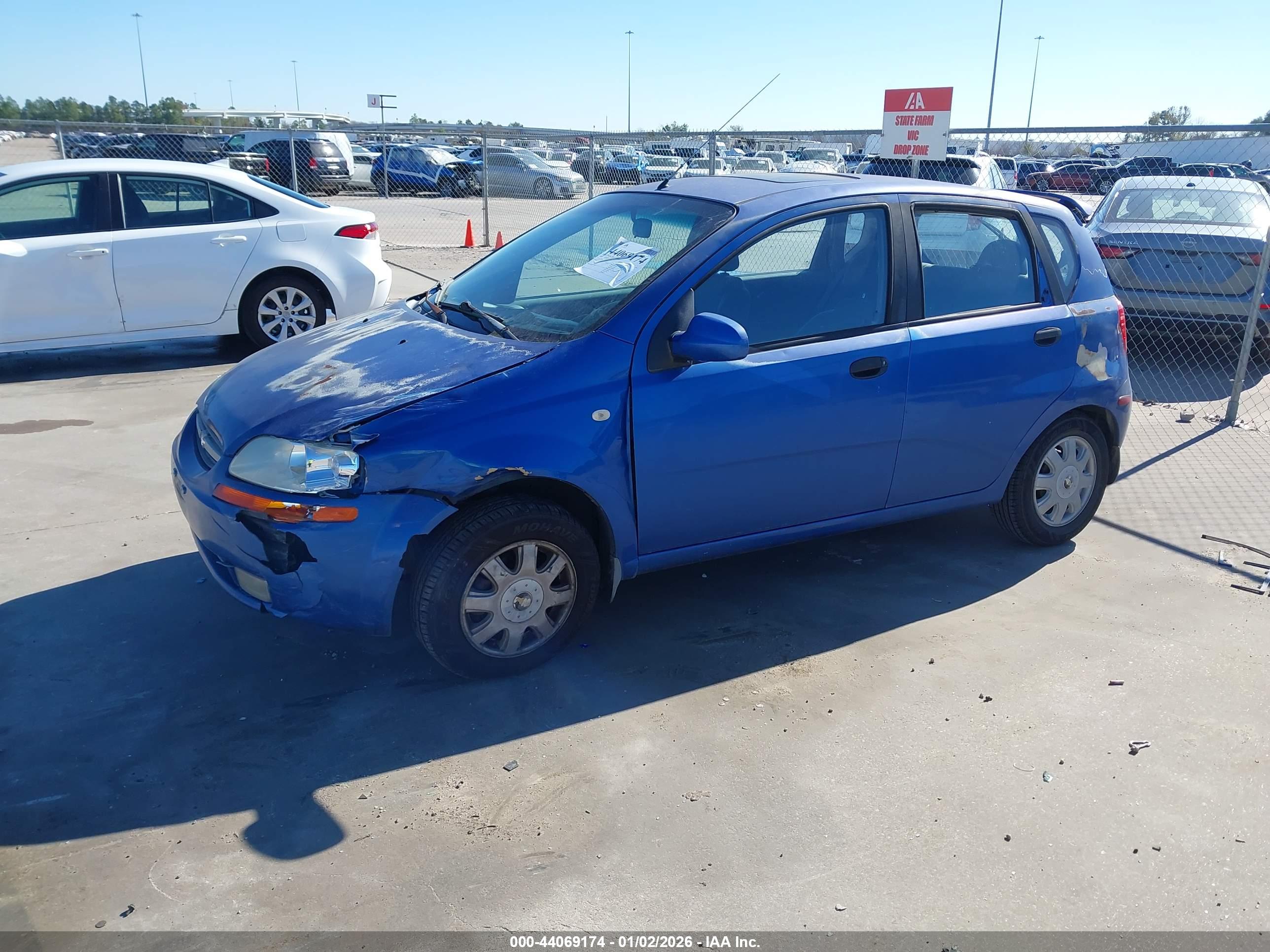 CHEVROLET AVEO image 2