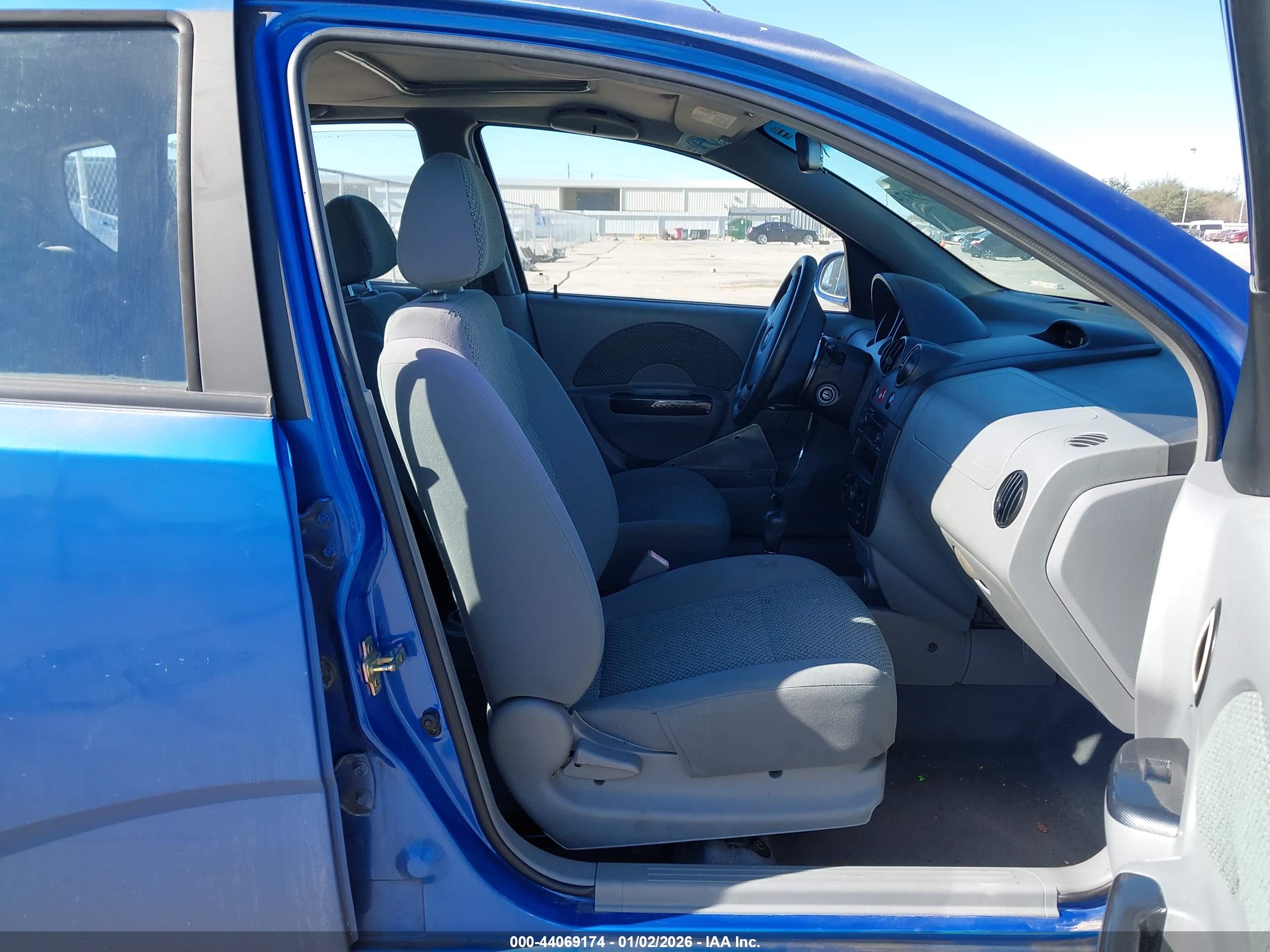 CHEVROLET AVEO image 5