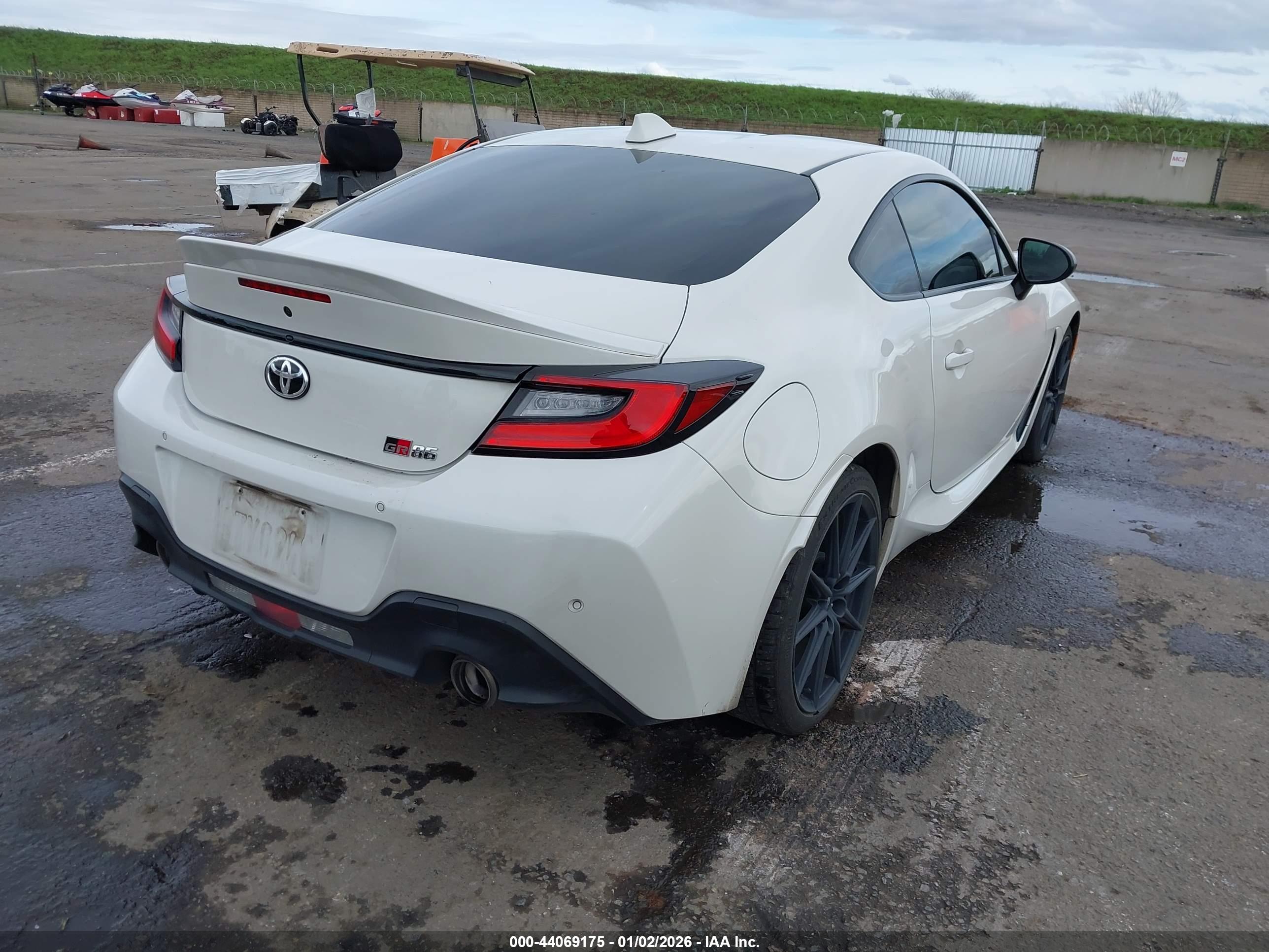 TOYOTA GR86 image 4