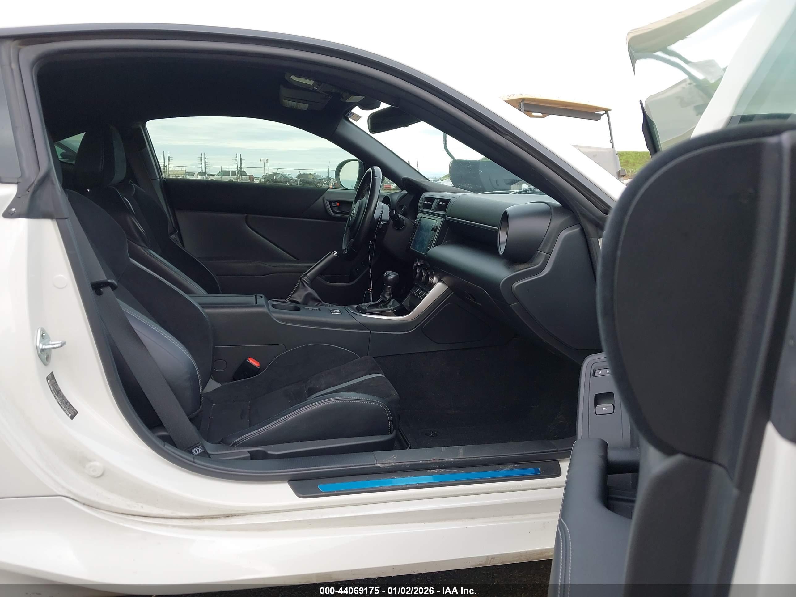 TOYOTA GR86 image 5
