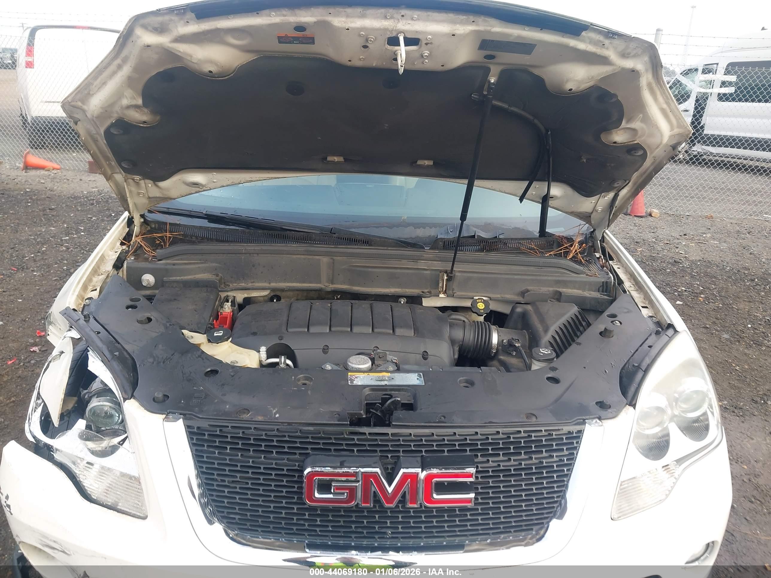 GMC ACADIA image 10
