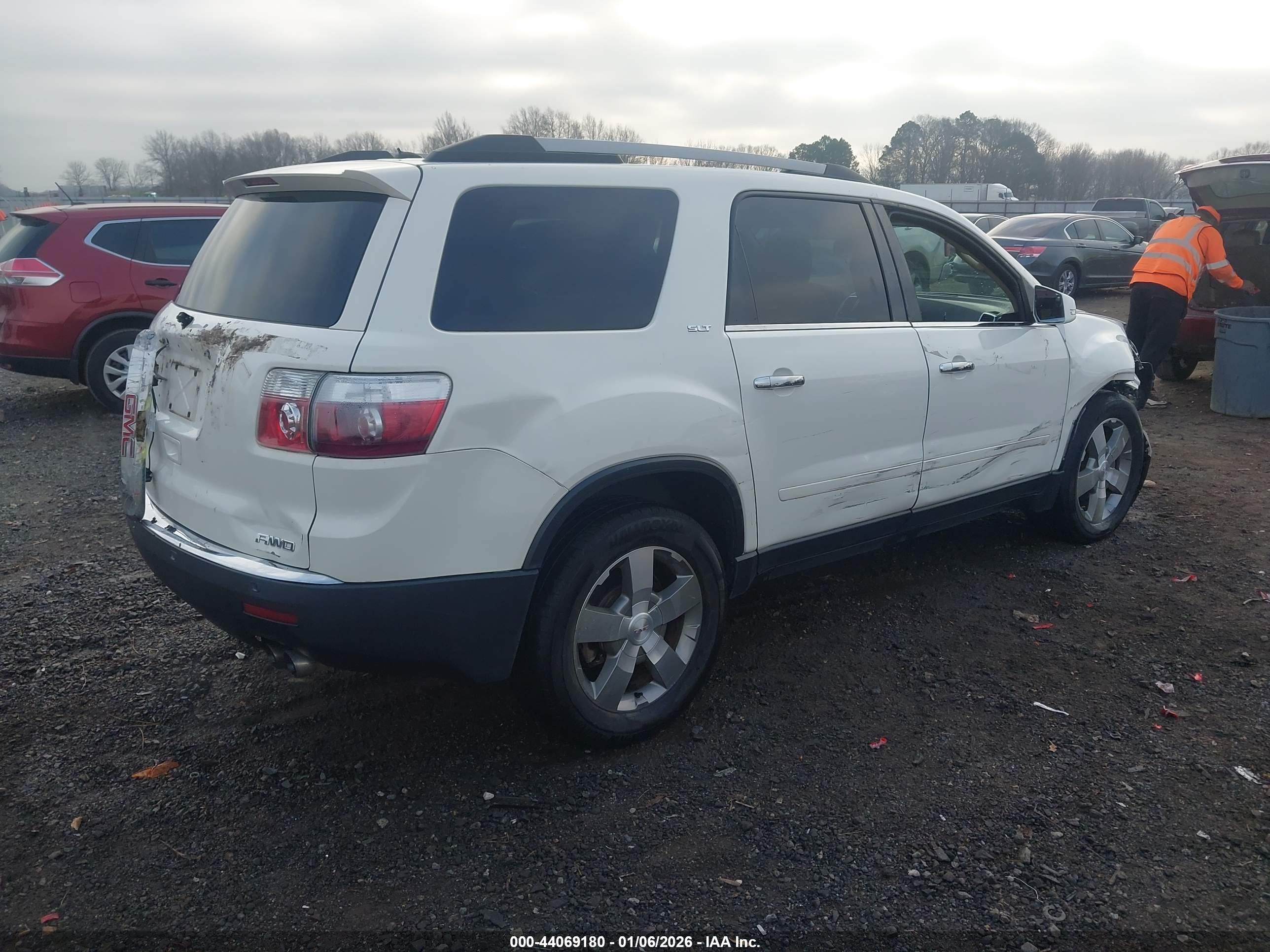 GMC ACADIA image 4