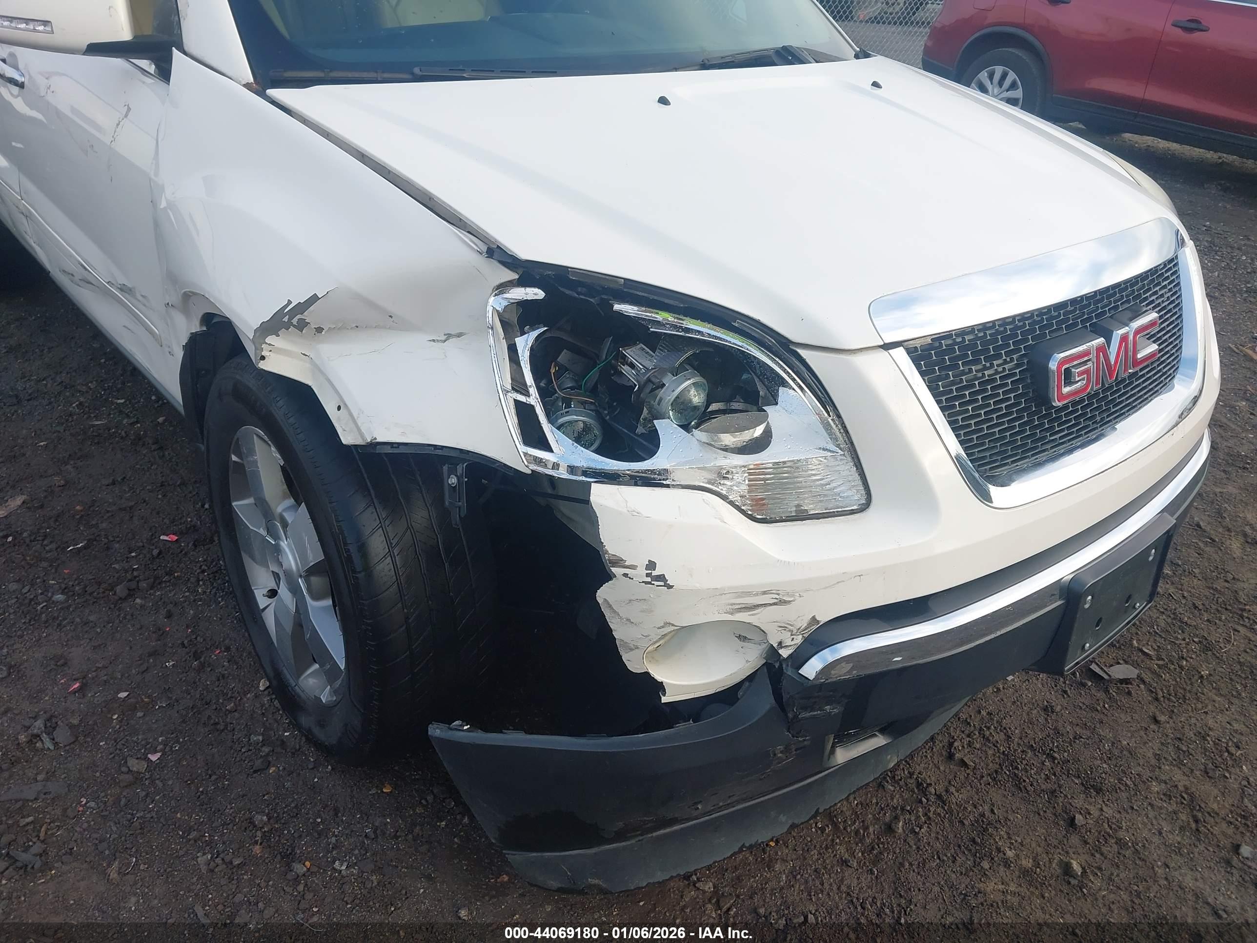 GMC ACADIA image 6