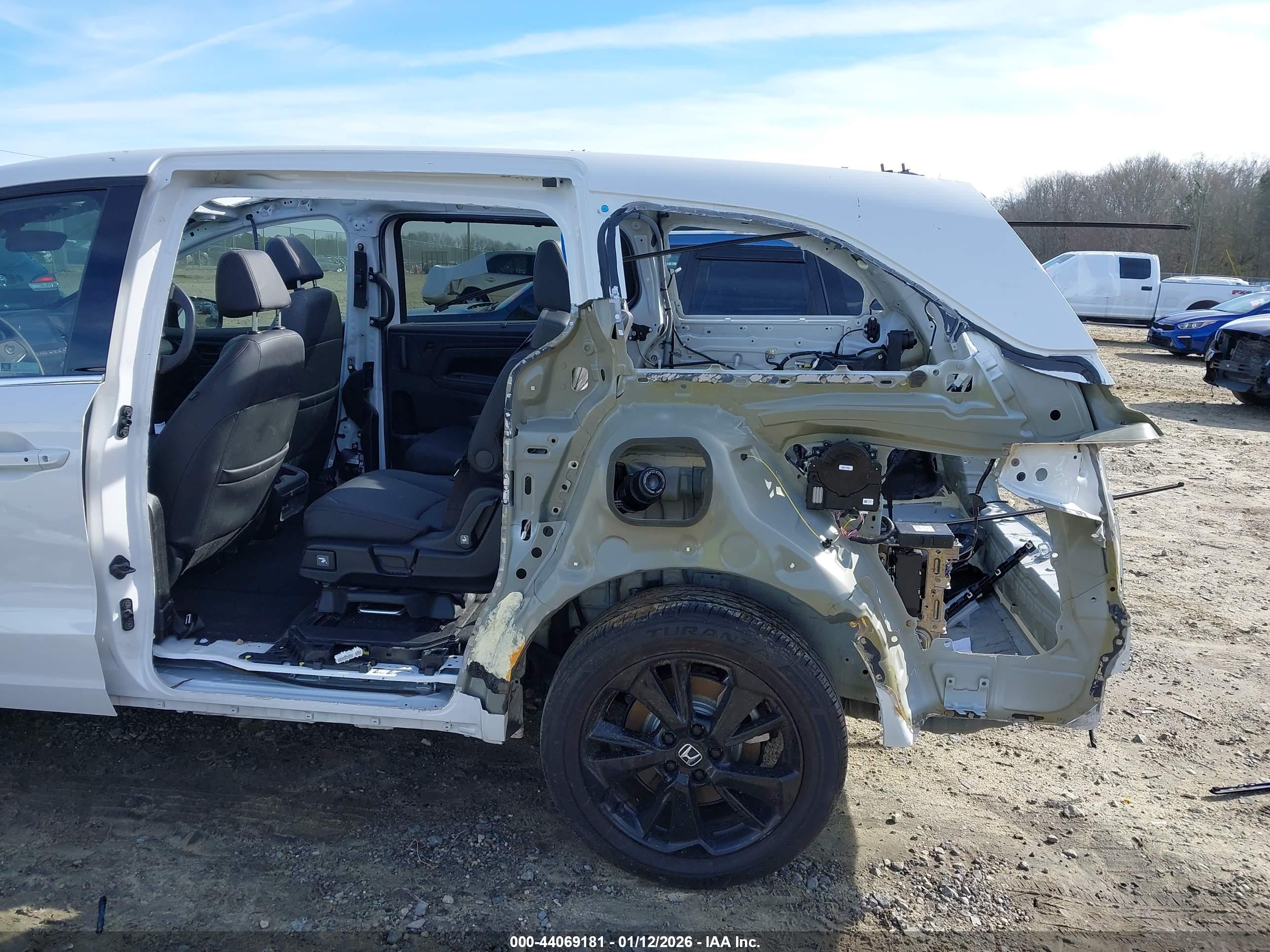 HONDA ODYSSEY image 6