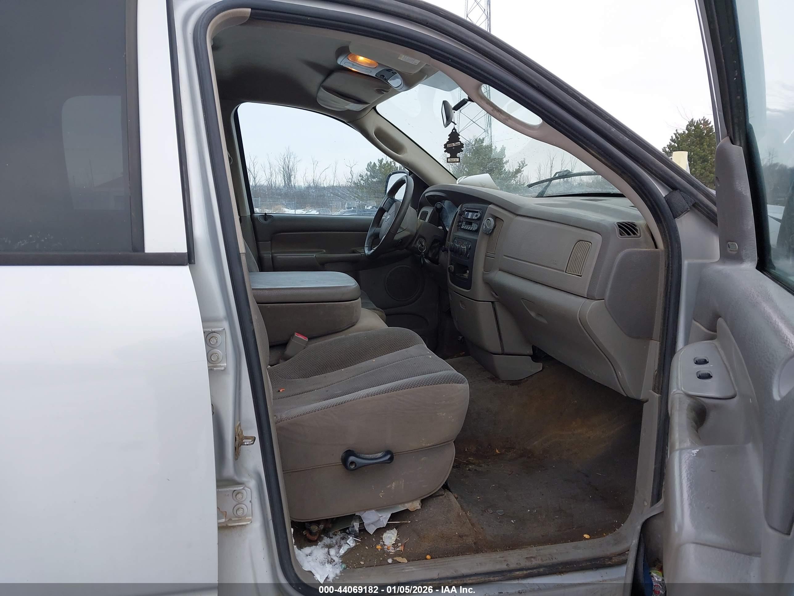 DODGE RAM image 5