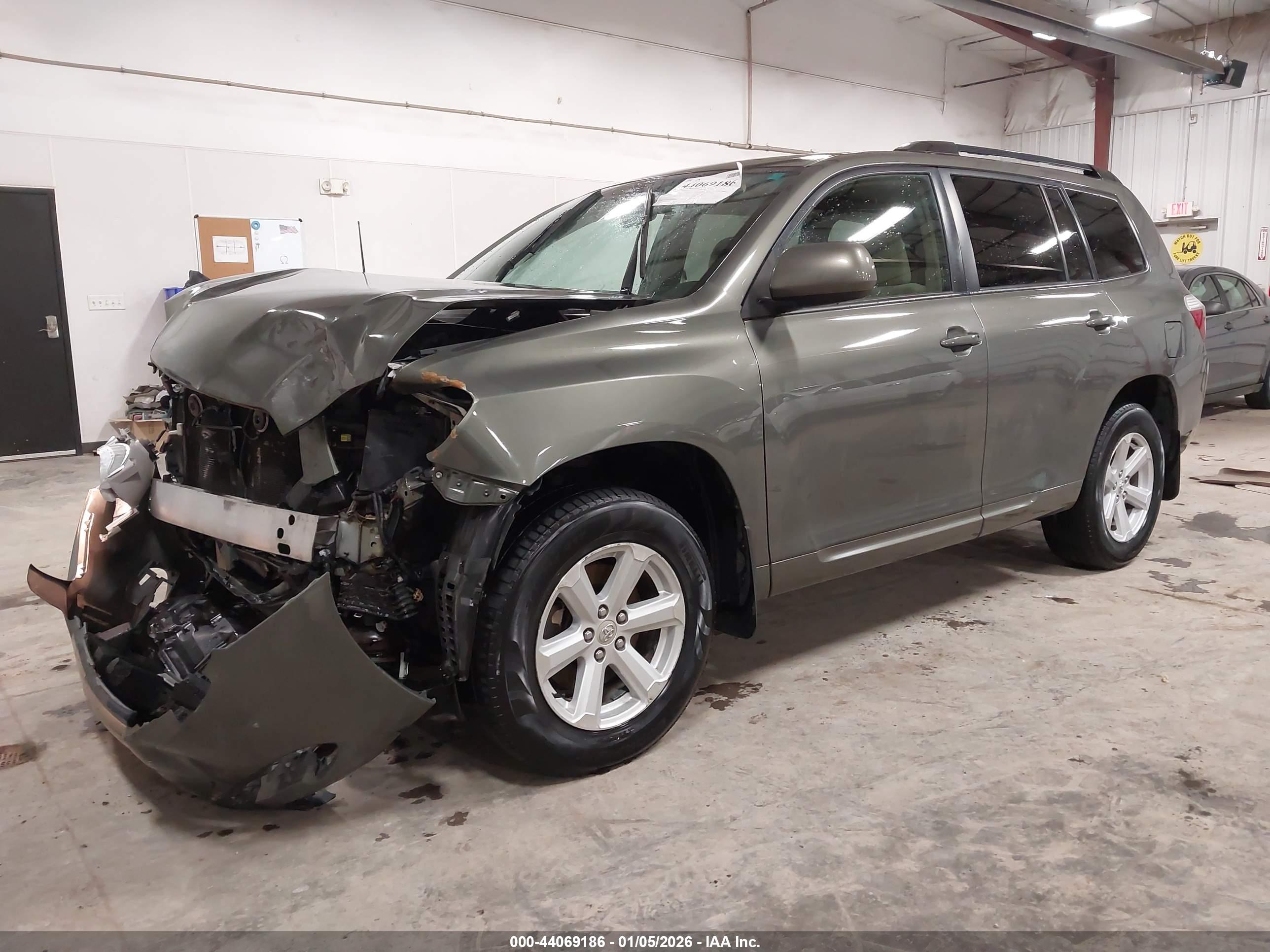 TOYOTA HIGHLANDER image 2