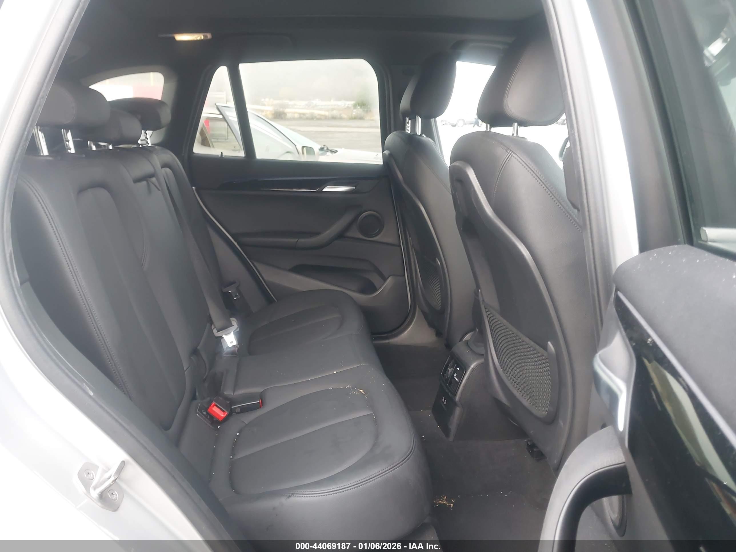 BMW X1 image 8