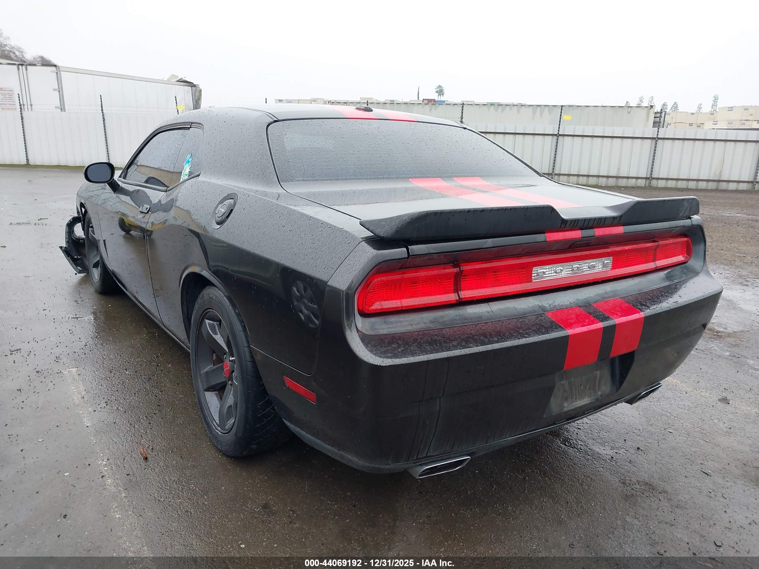 DODGE CHALLENGER image 3