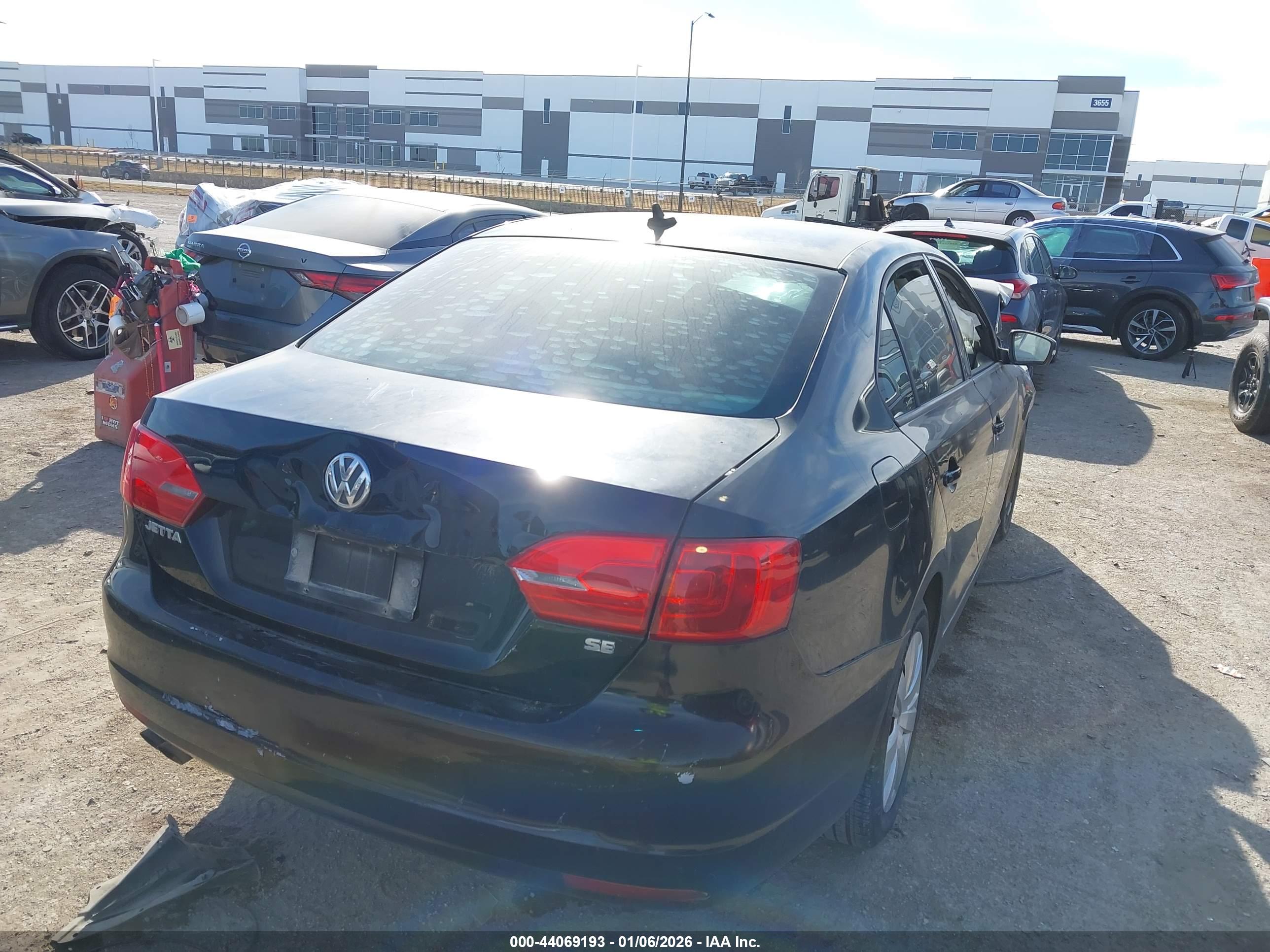 VOLKSWAGEN JETTA image 4