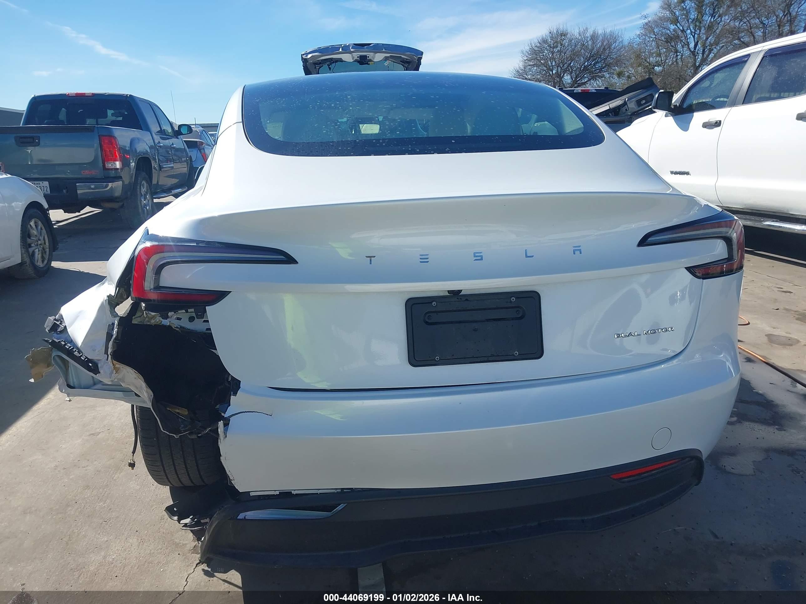 TESLA MODEL image 6