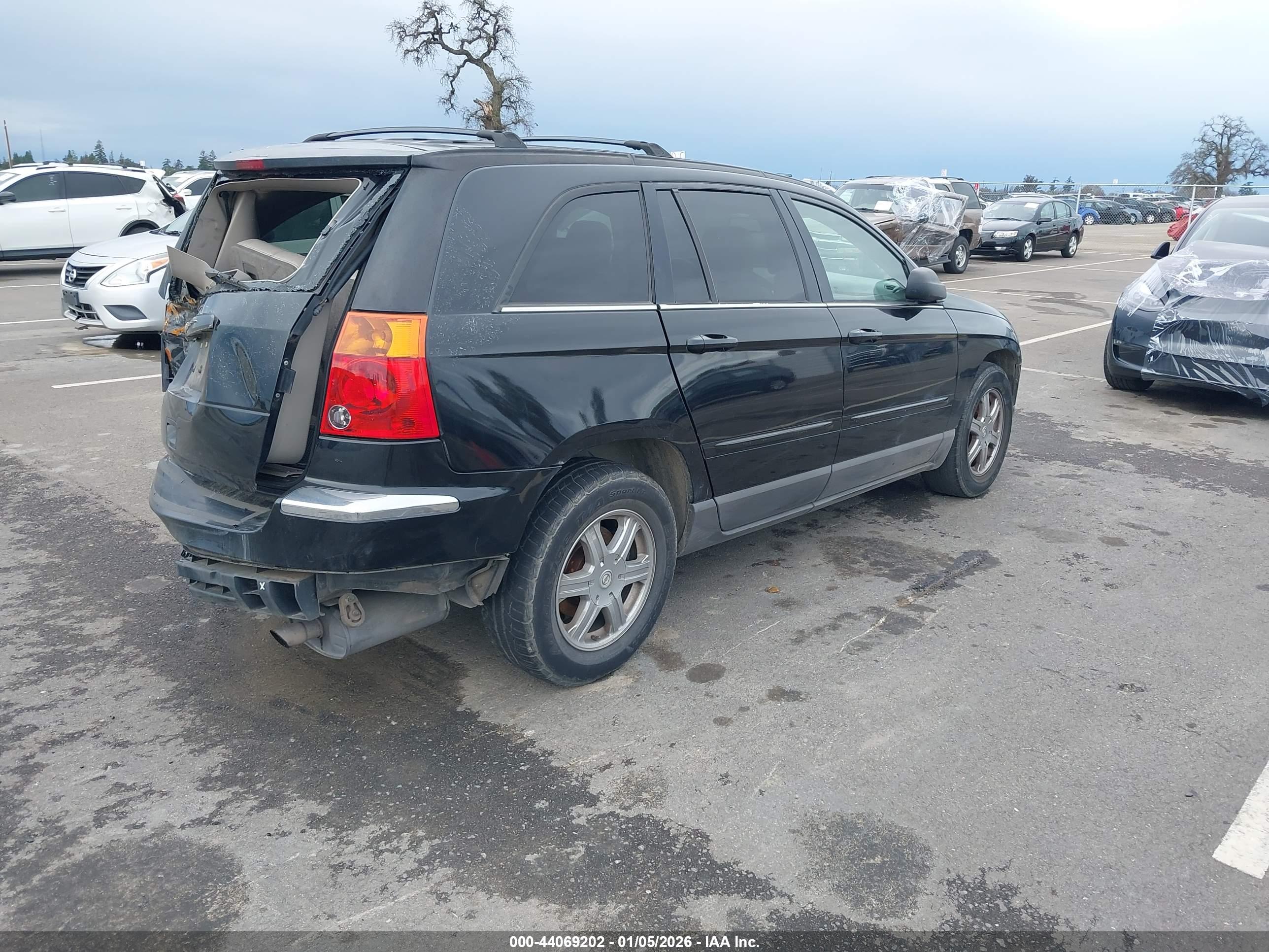 CHRYSLER PACIFICA image 4