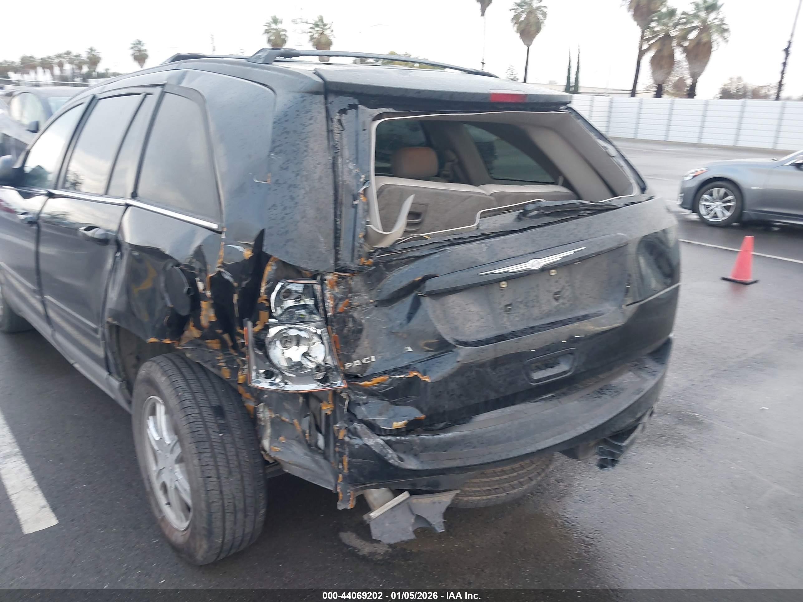 CHRYSLER PACIFICA image 6