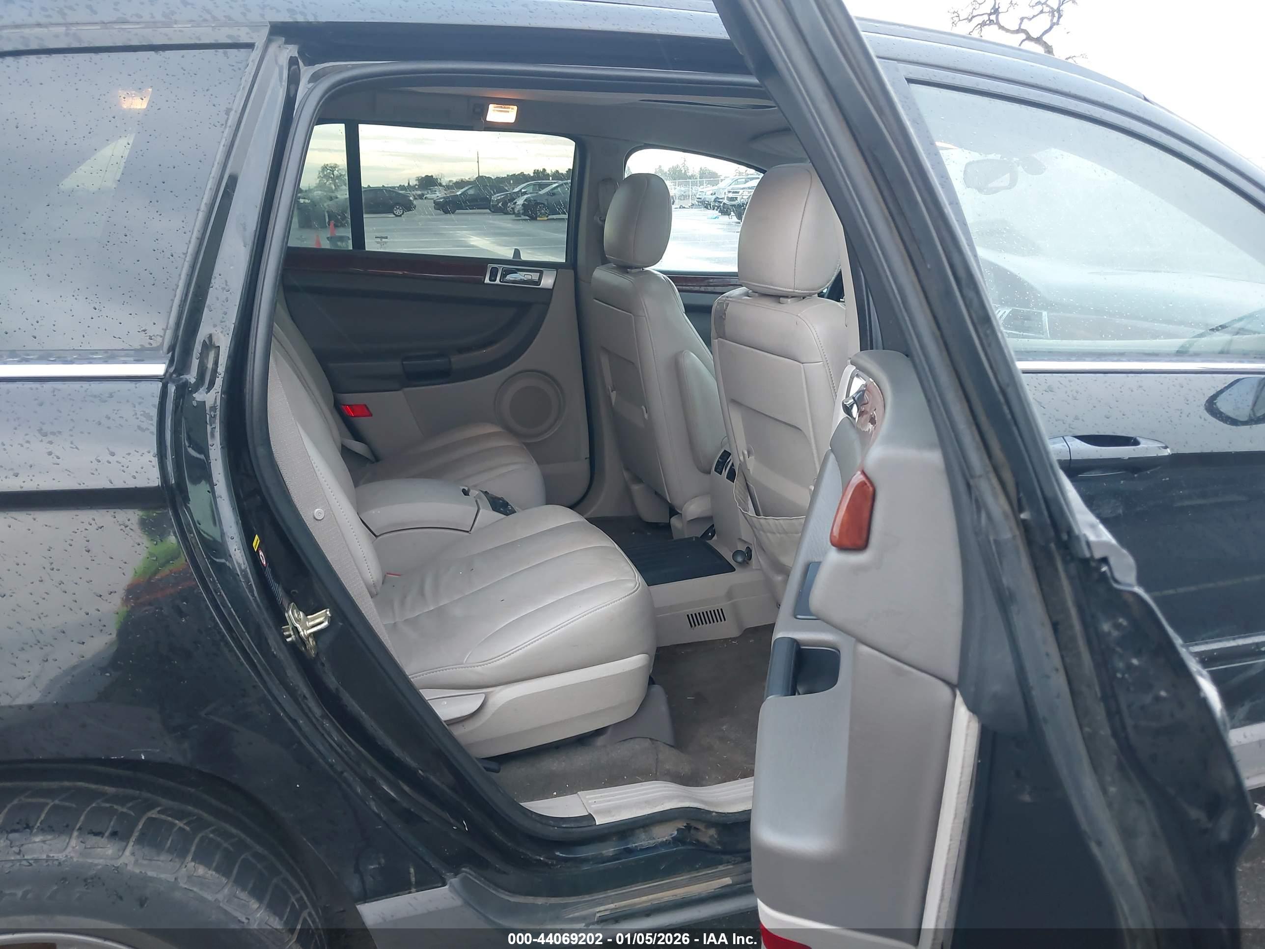 CHRYSLER PACIFICA image 8