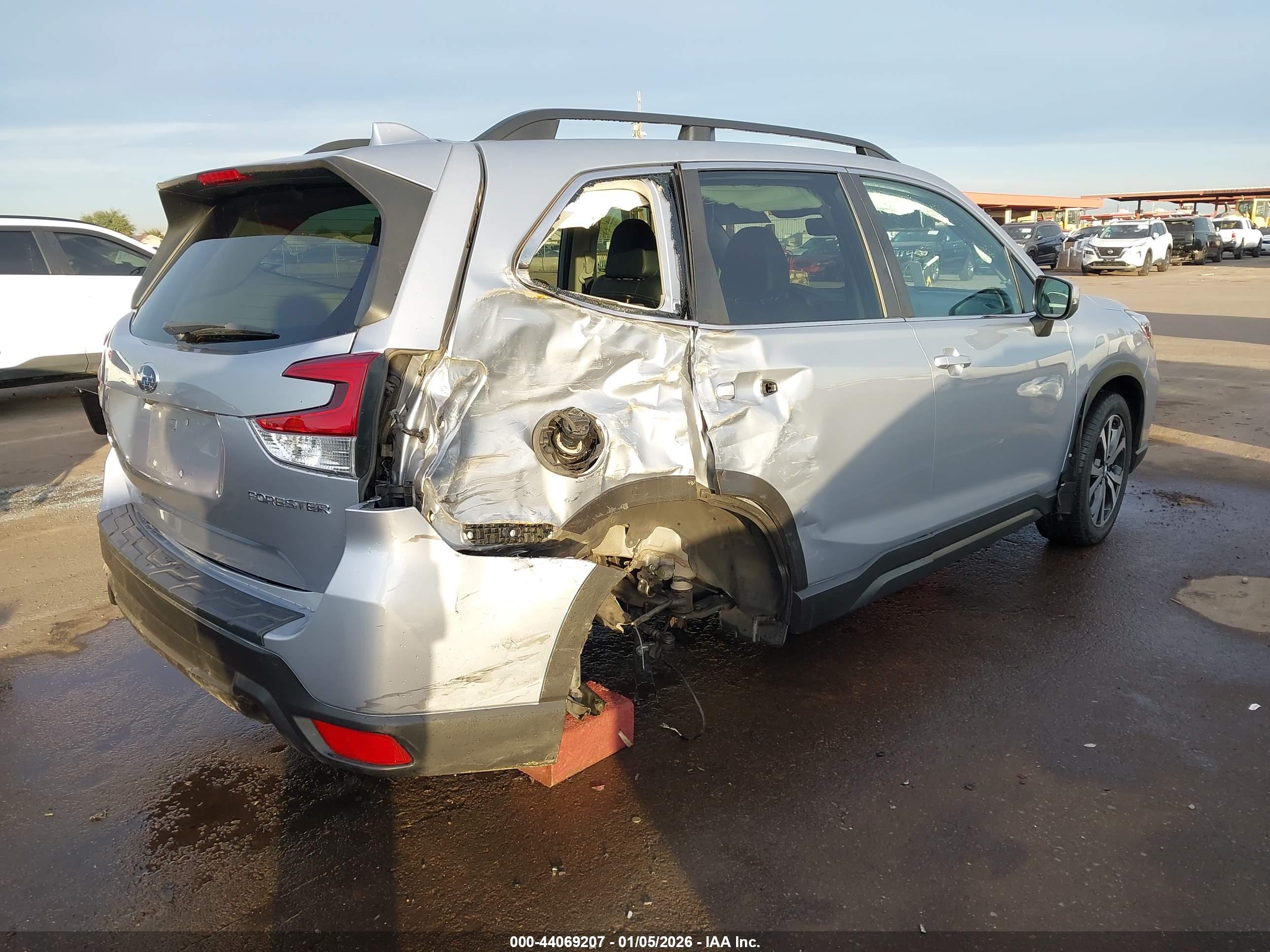 SUBARU FORESTER image 4