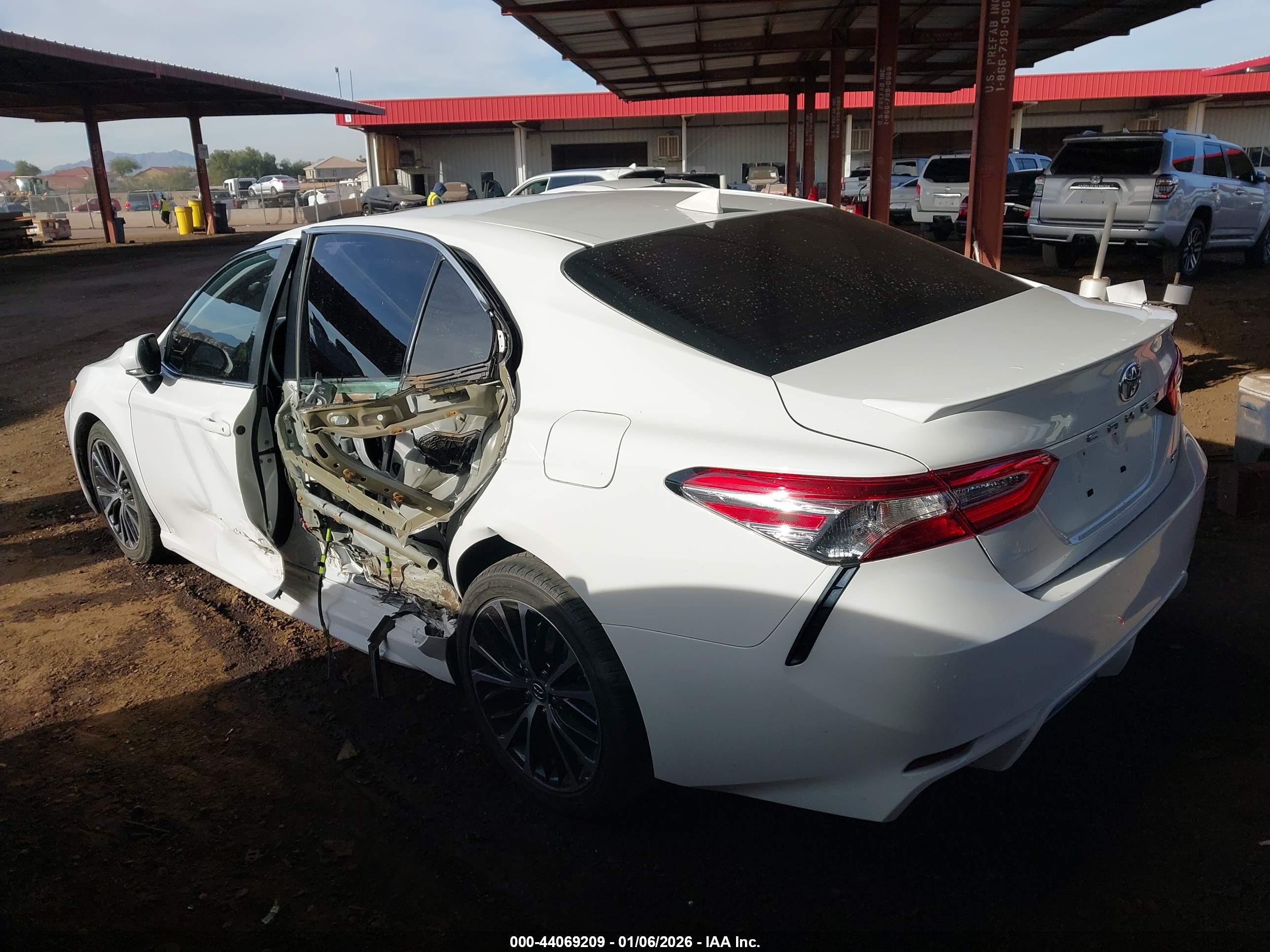TOYOTA CAMRY image 3