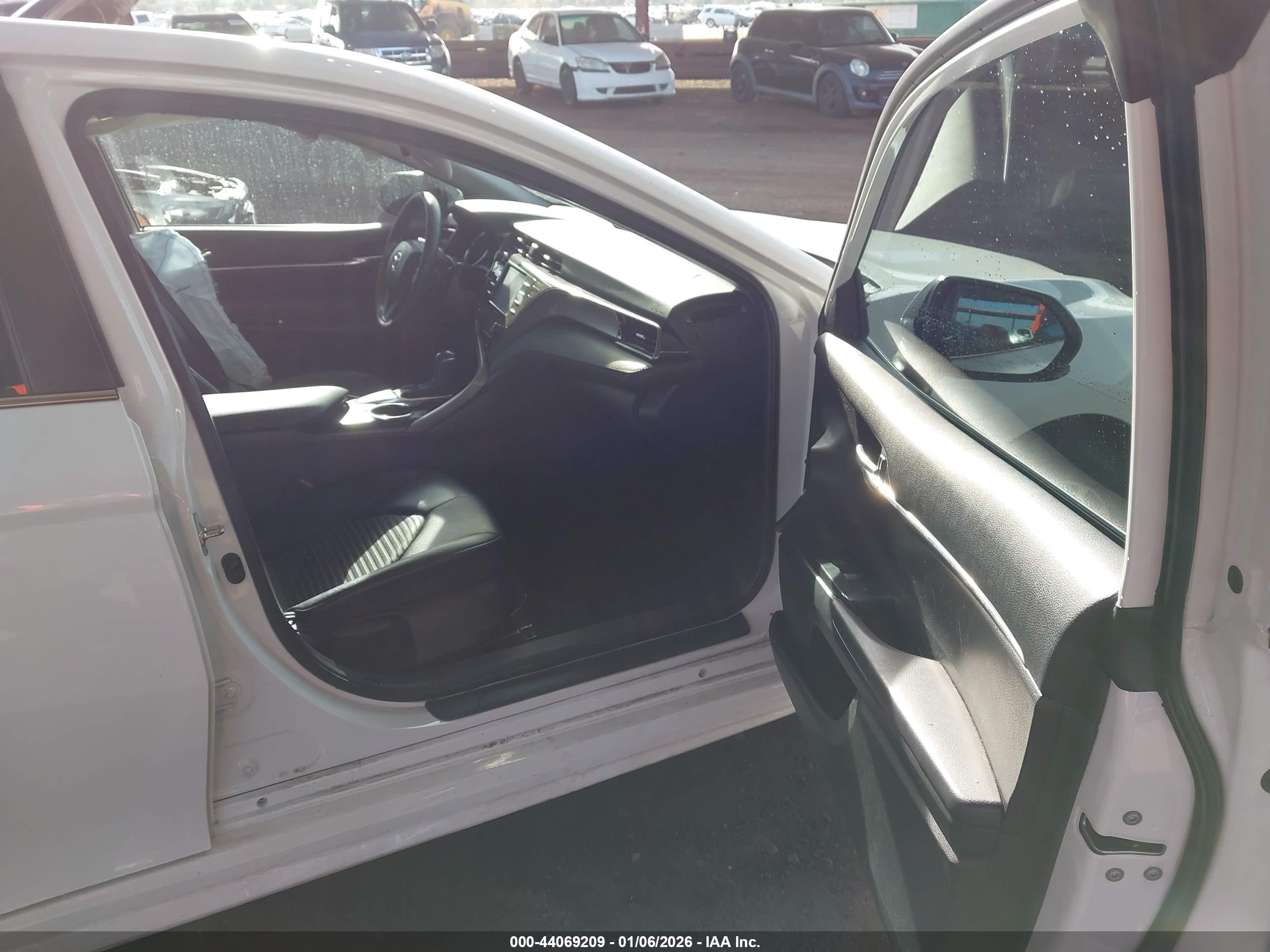 TOYOTA CAMRY image 5