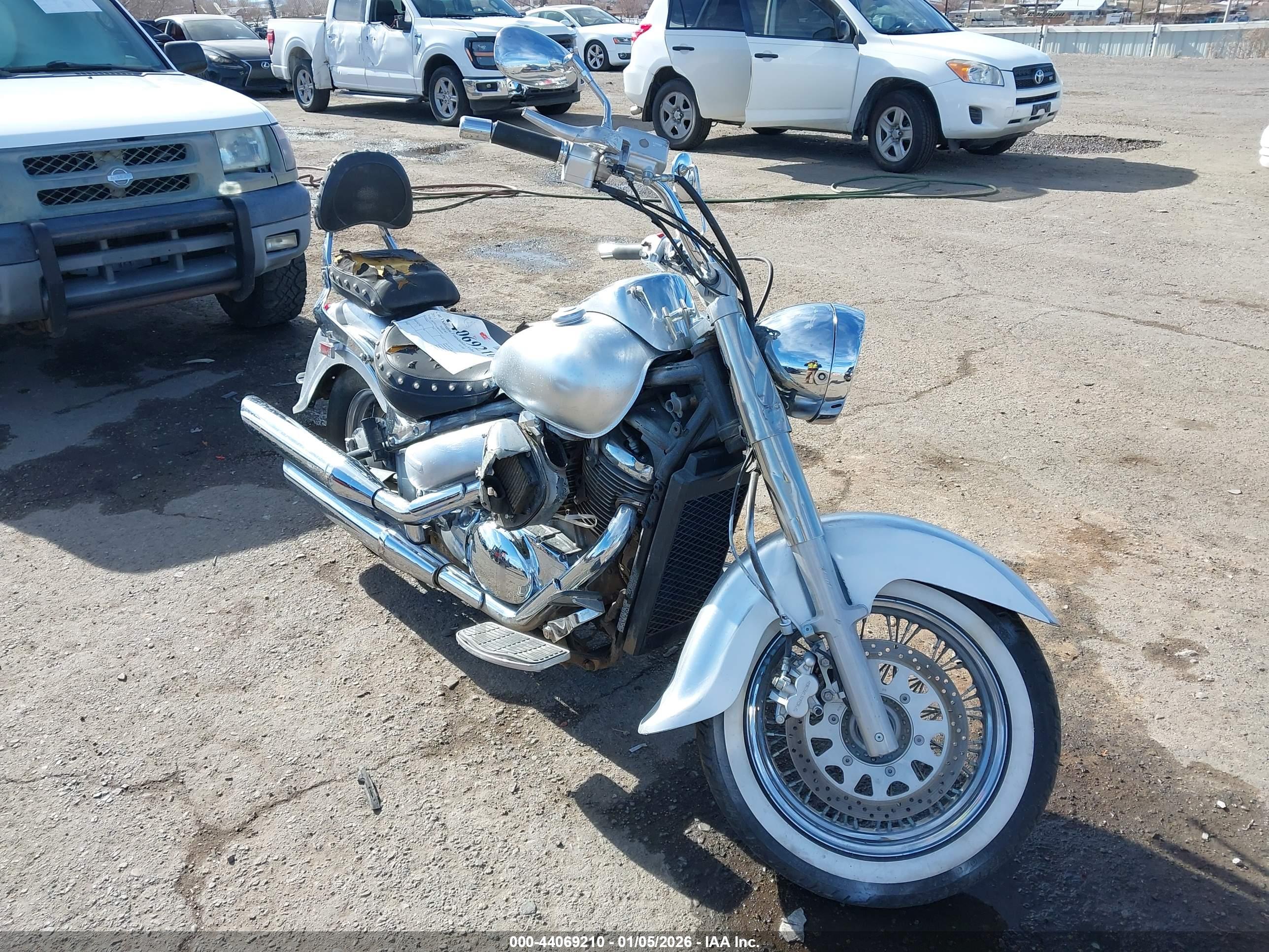 SUZUKI VL800 image 2