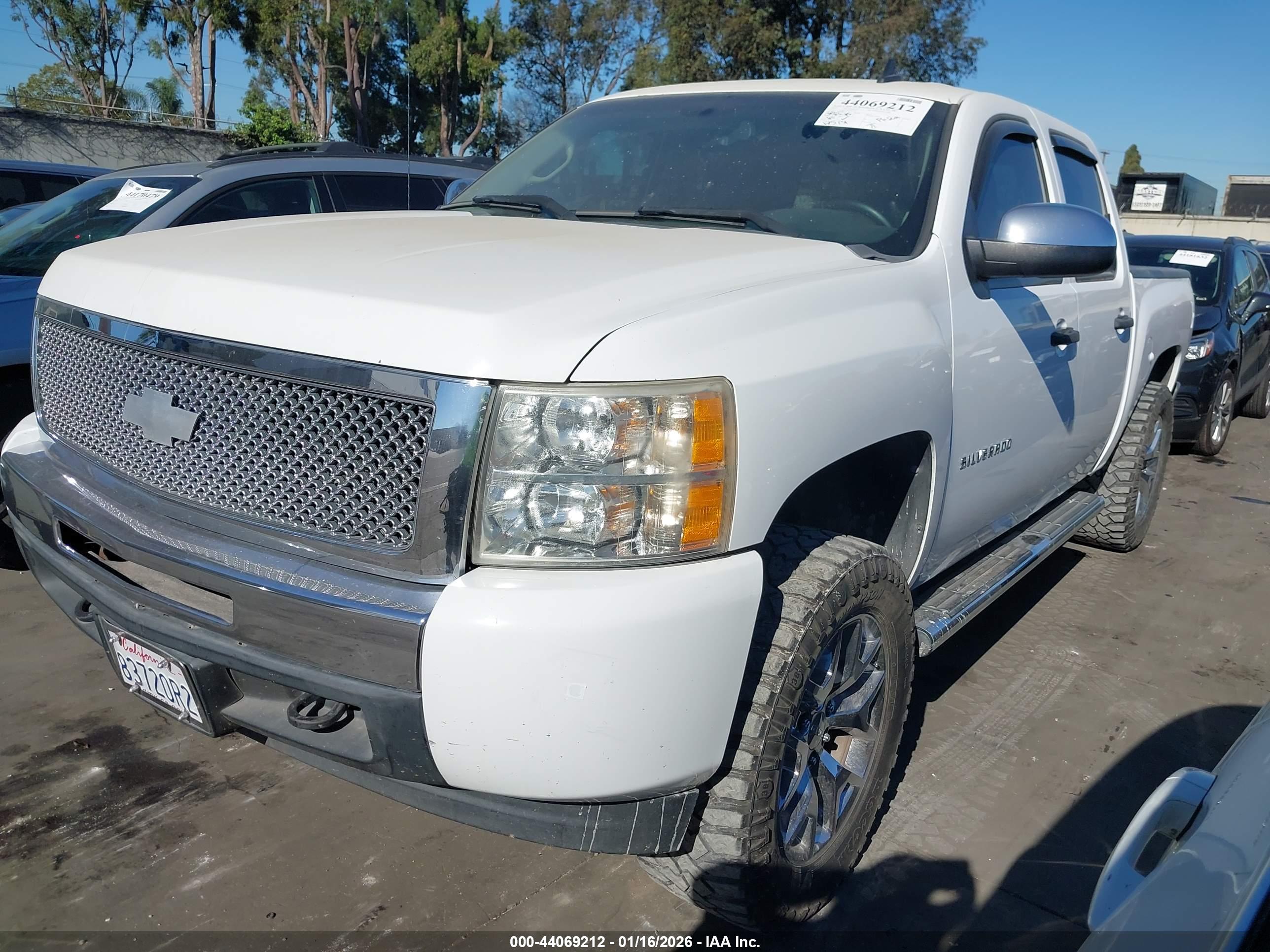 CHEVROLET SILVERADO image 2