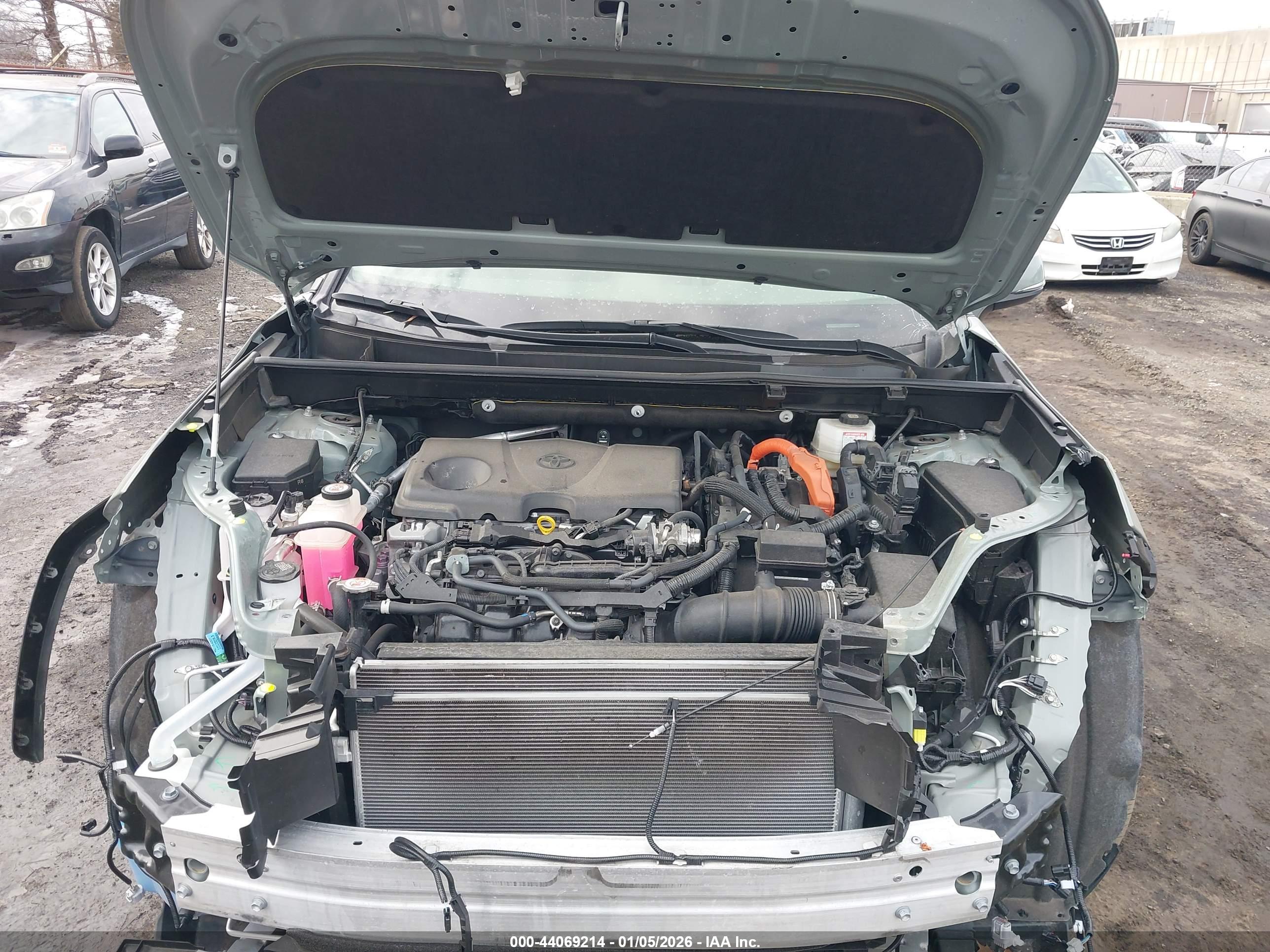 TOYOTA RAV4 image 10