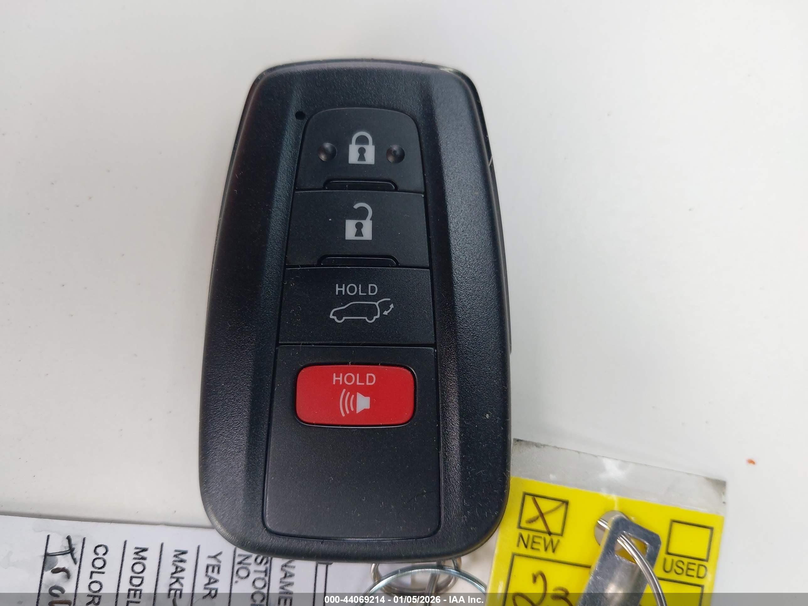 TOYOTA RAV4 image 11