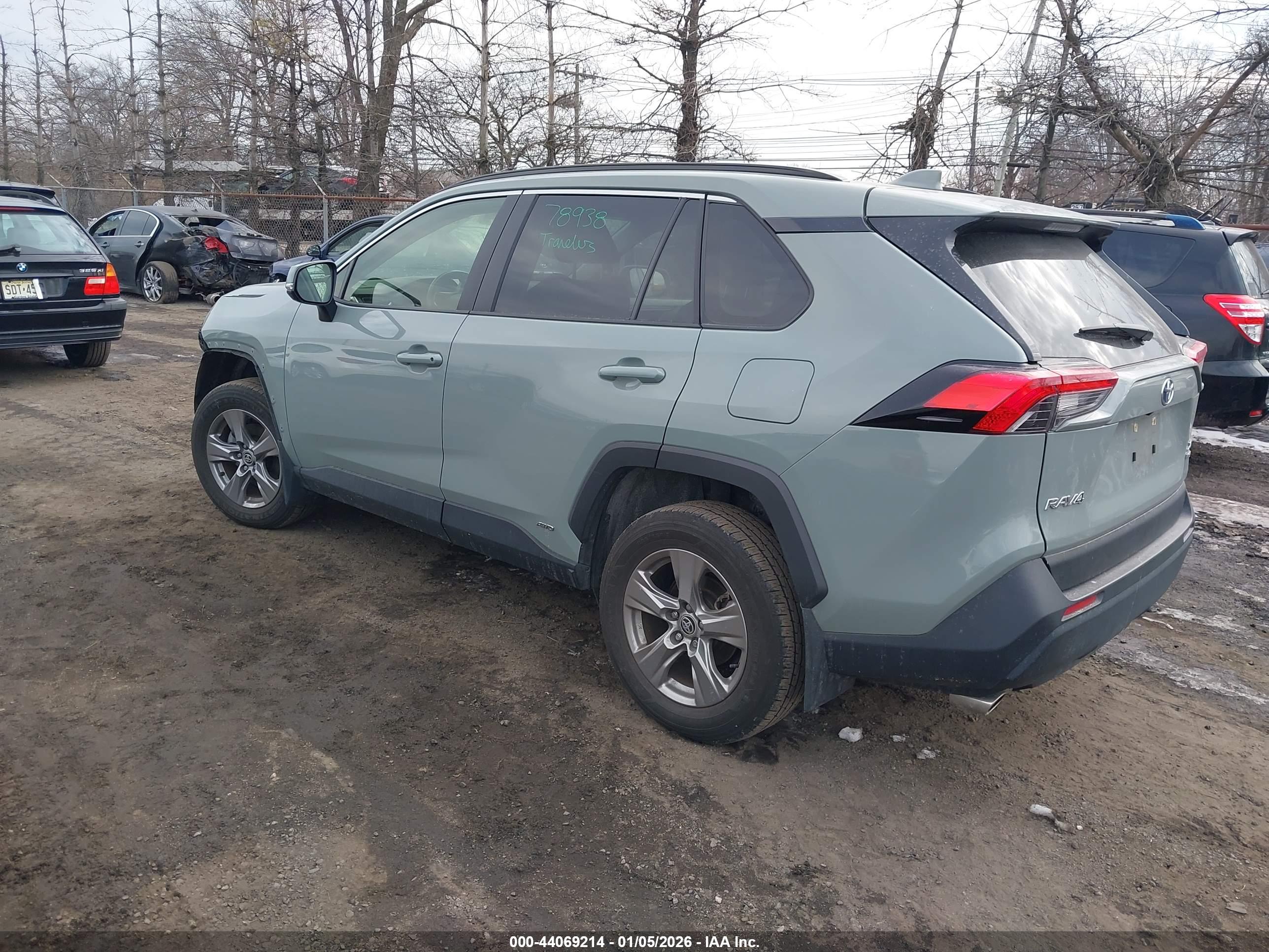 TOYOTA RAV4 image 3