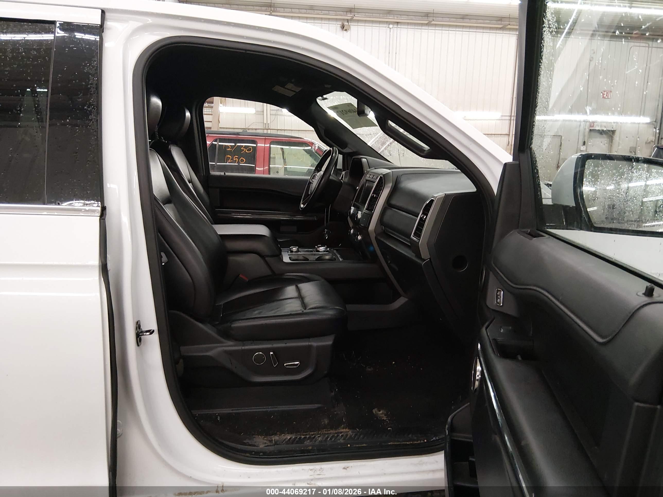 FORD EXPEDITION image 5