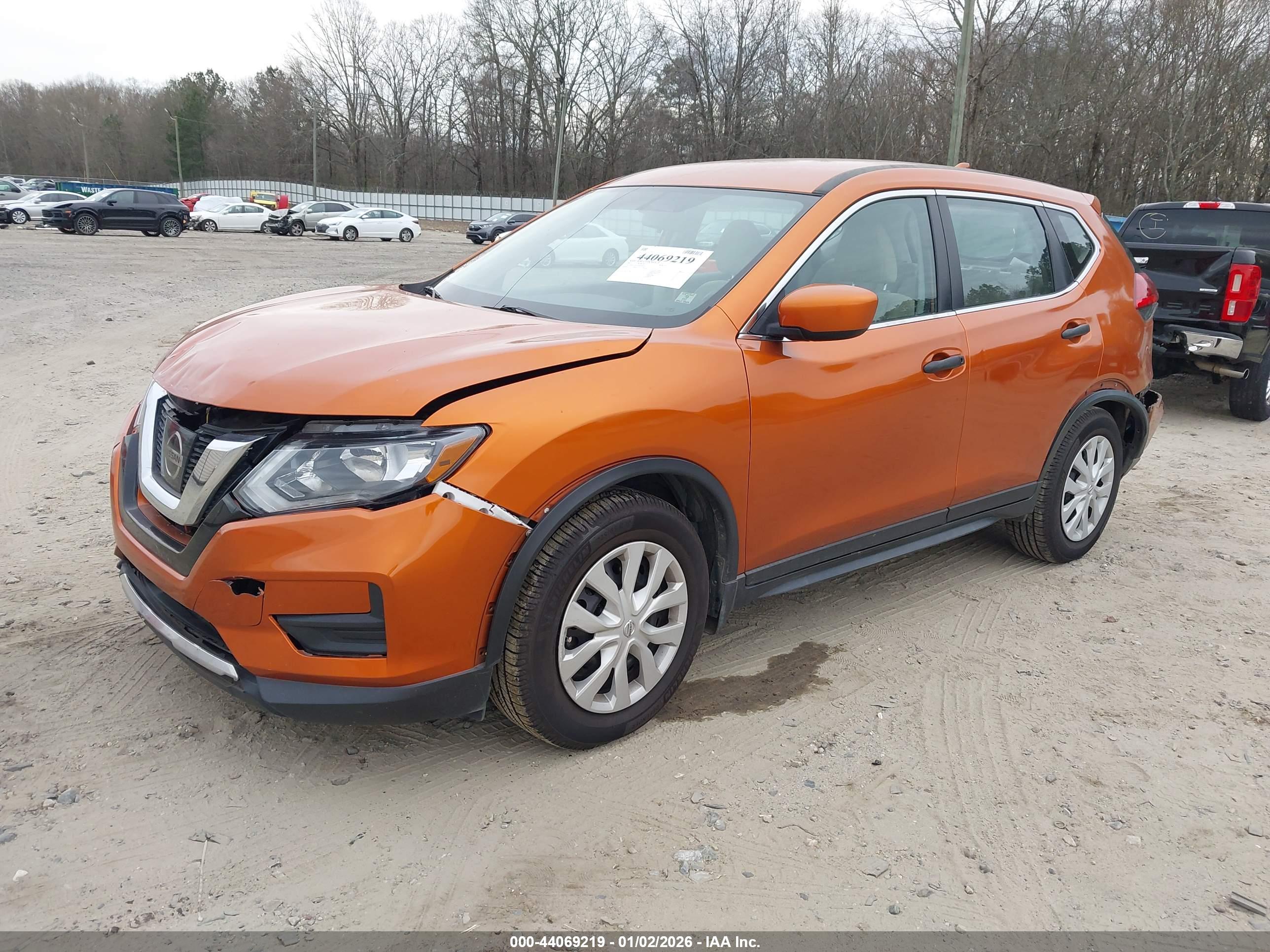 NISSAN ROGUE image 2